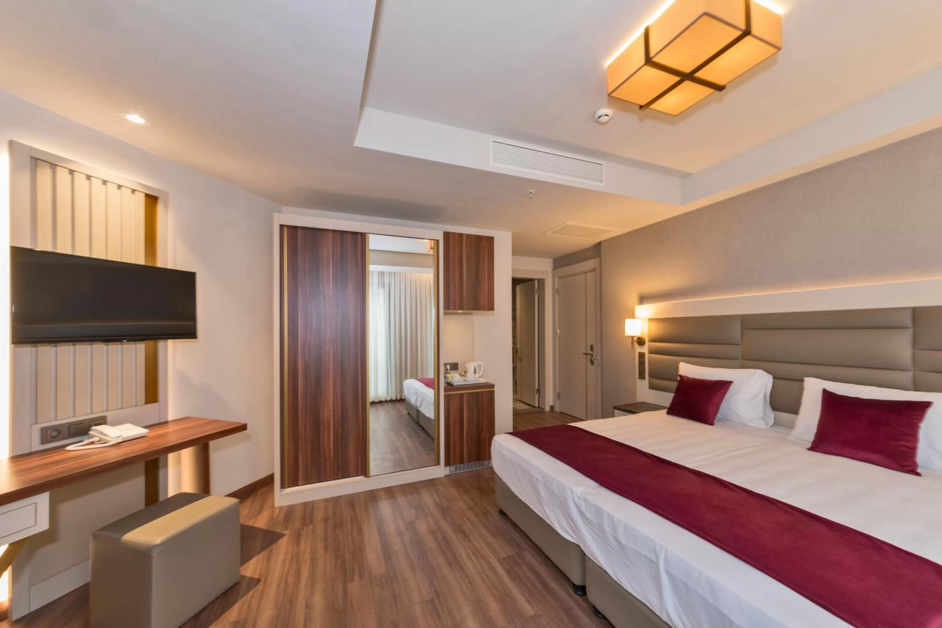 Bedroom, Bed in Golden Royal Hotel