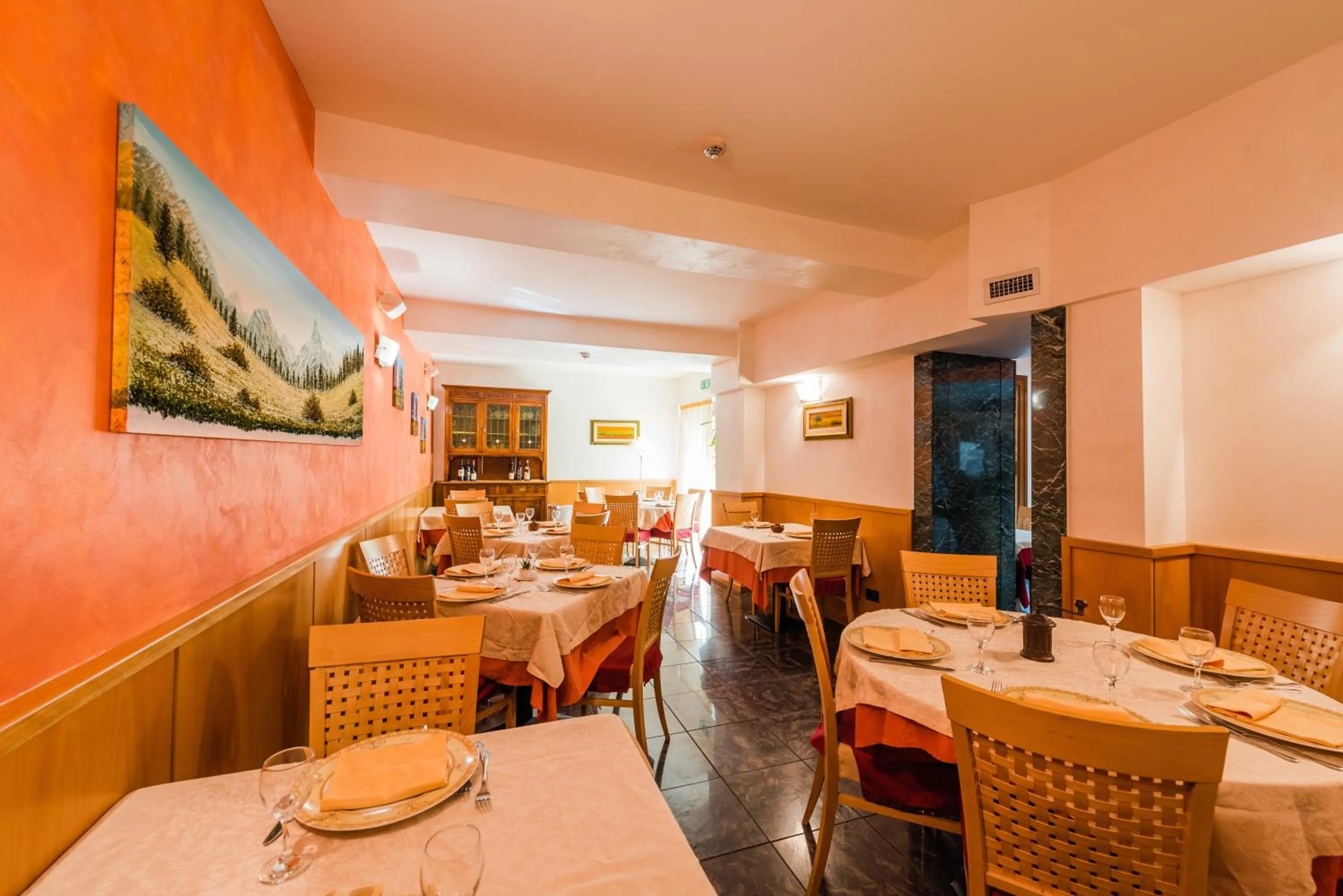 Restaurant/places to eat in Hotel Au Soleil