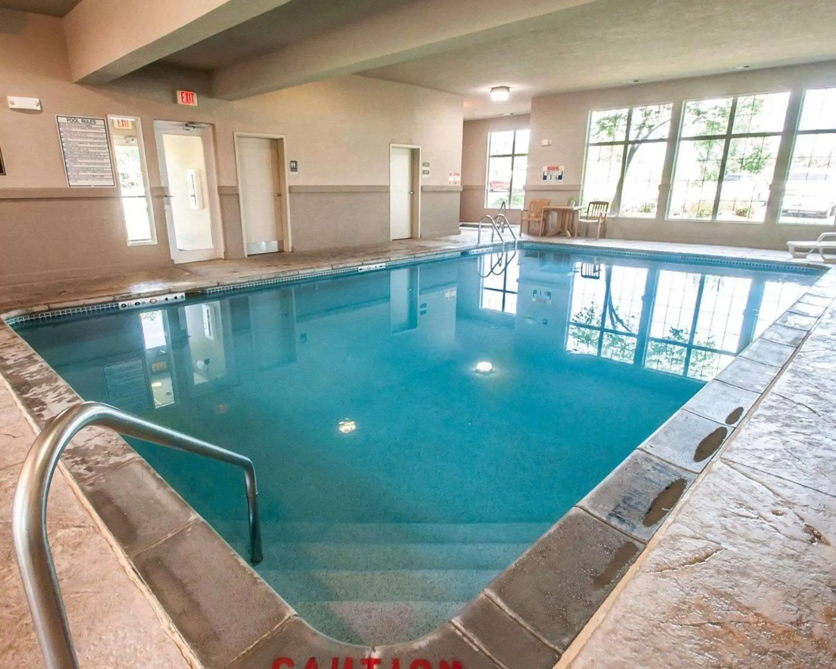 Swimming Pool in Sleep Inn & Suites Lake of the Ozarks