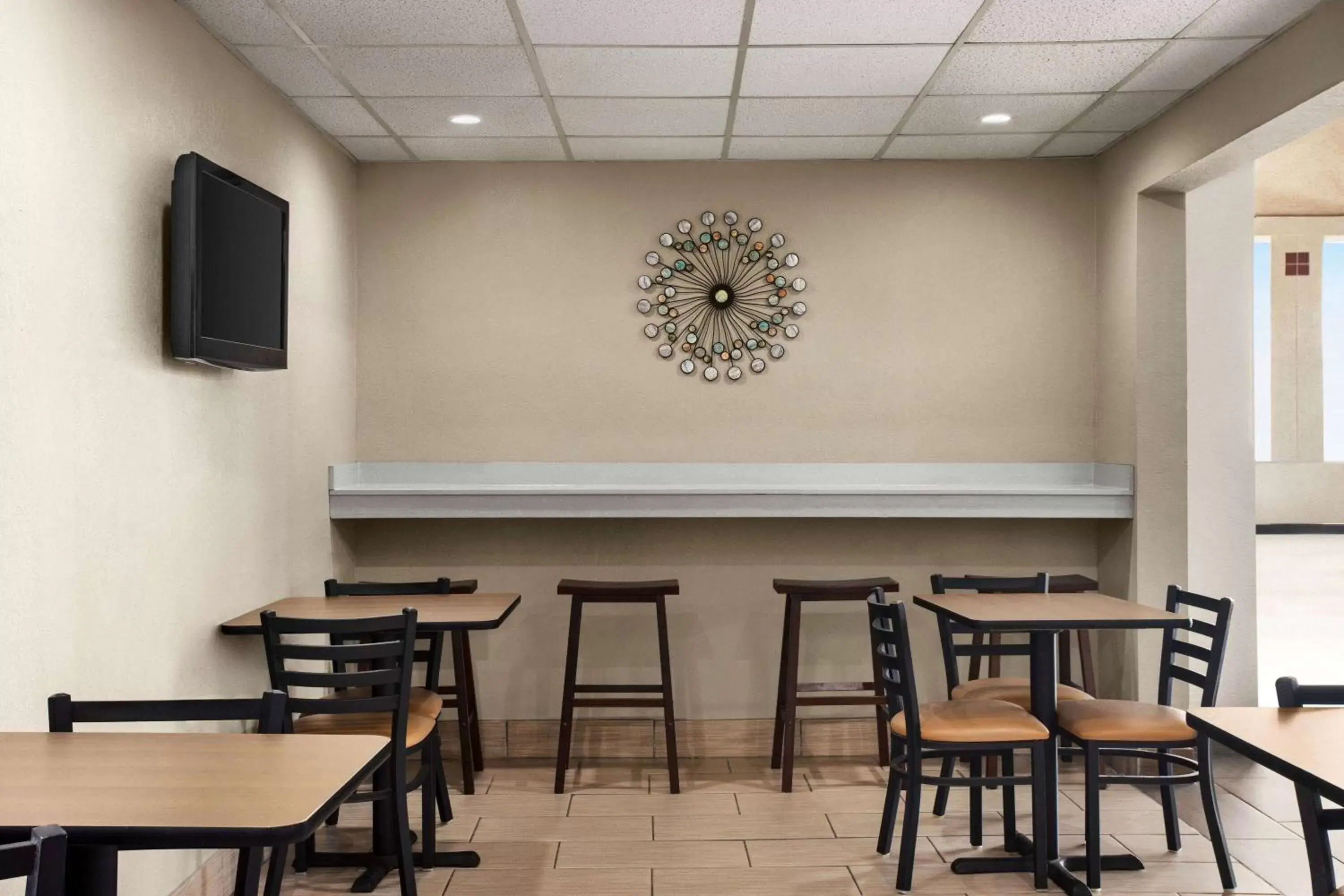 Breakfast in Super 8 by Wyndham Gainesville TX Breakfast in Super 8 by Wyndham Gainesville TX