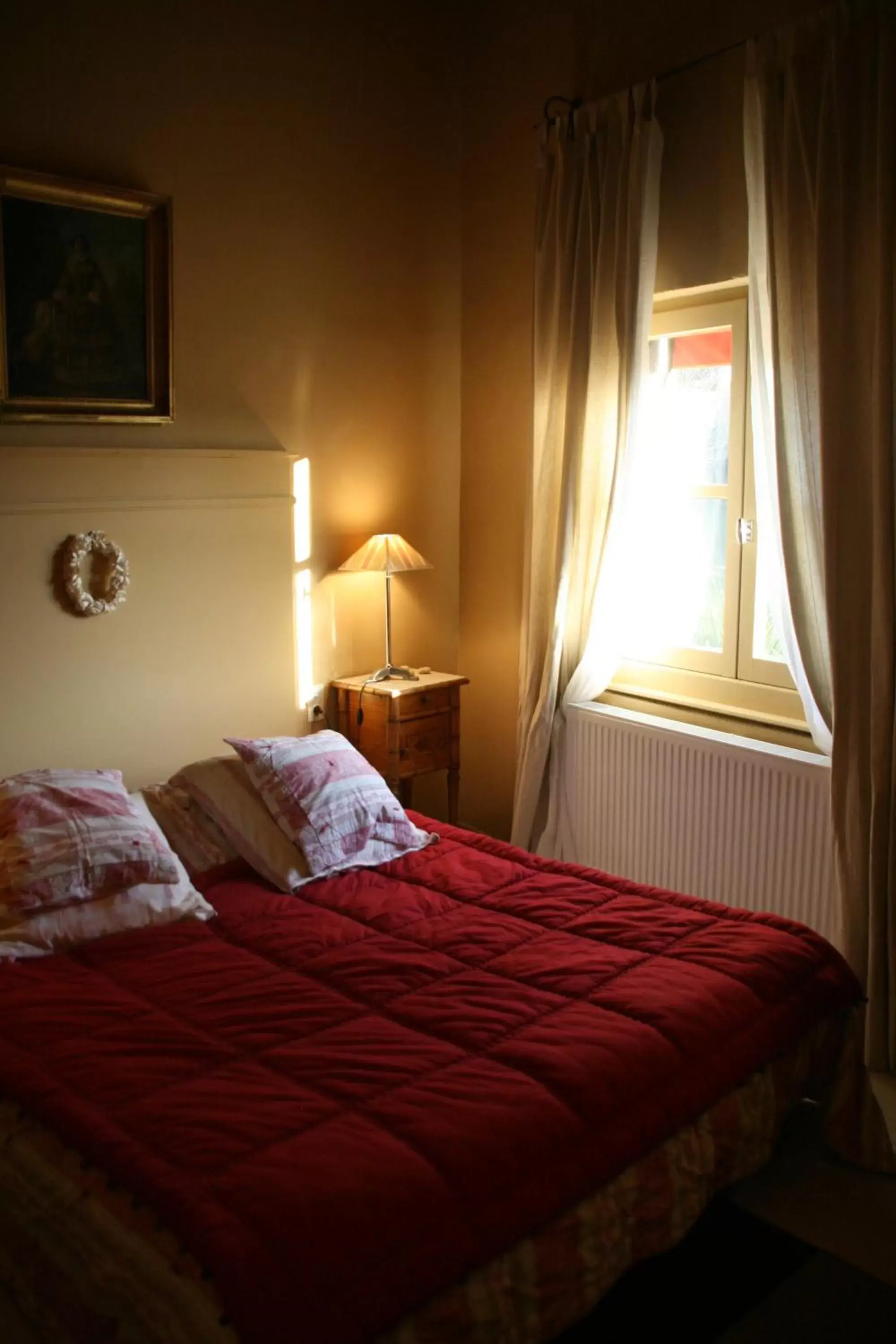 Photo of the whole room, Bed in La Maison sur la Colline