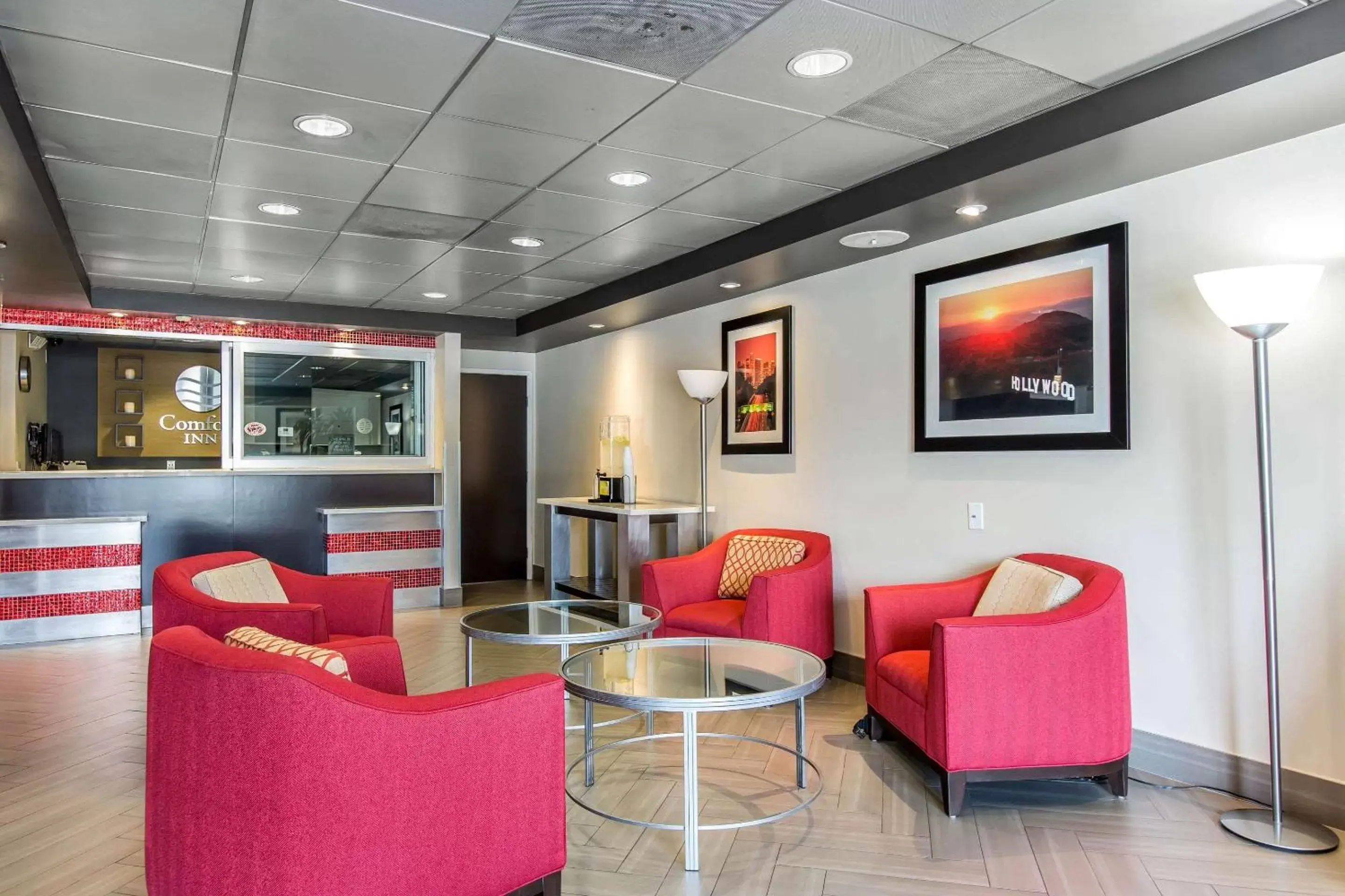 Lobby or reception, Seating Area in Comfort Inn Los Angeles near Hollywood