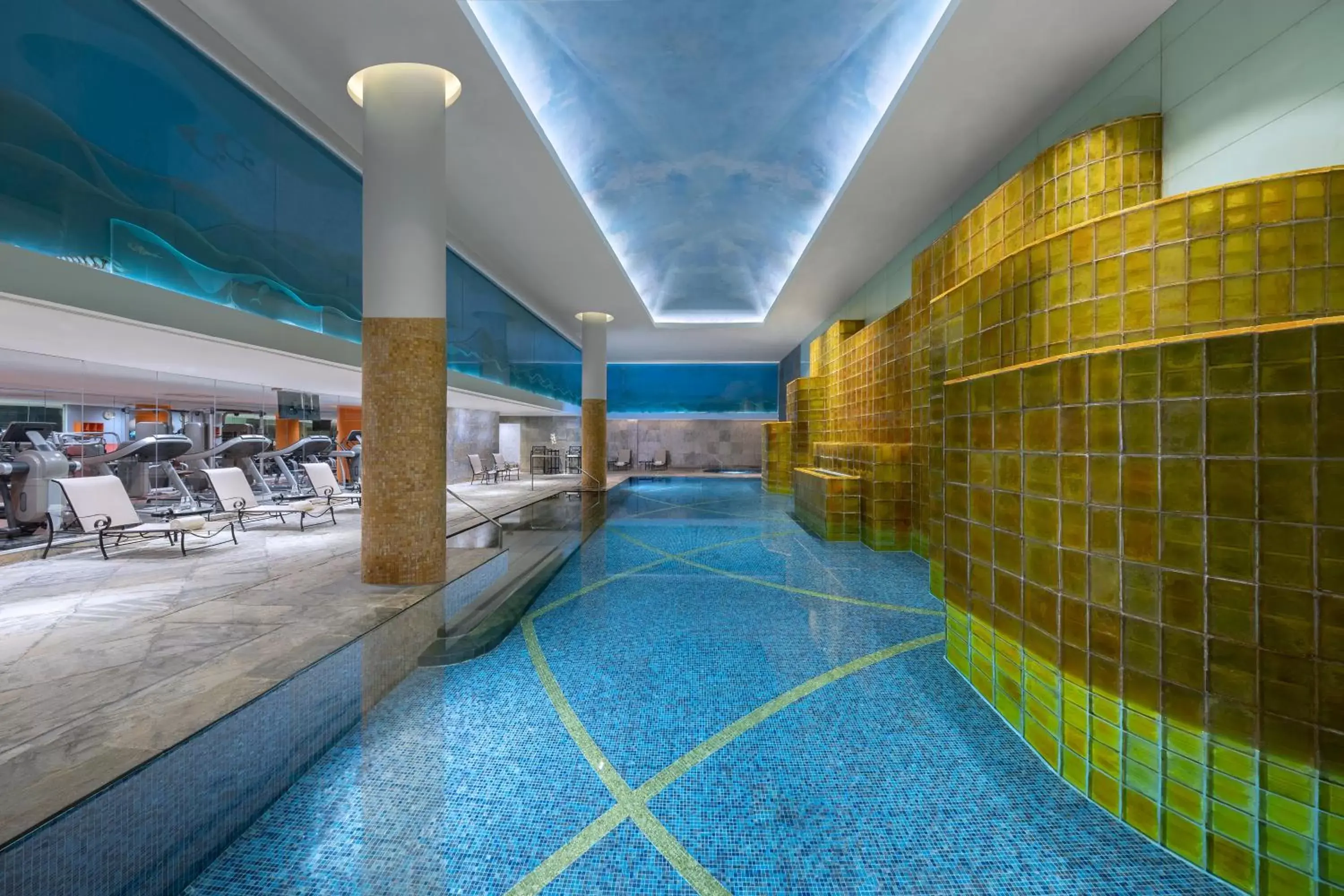 Fitness centre/facilities, Swimming Pool in Al Faisaliah Hotel, Riyadh