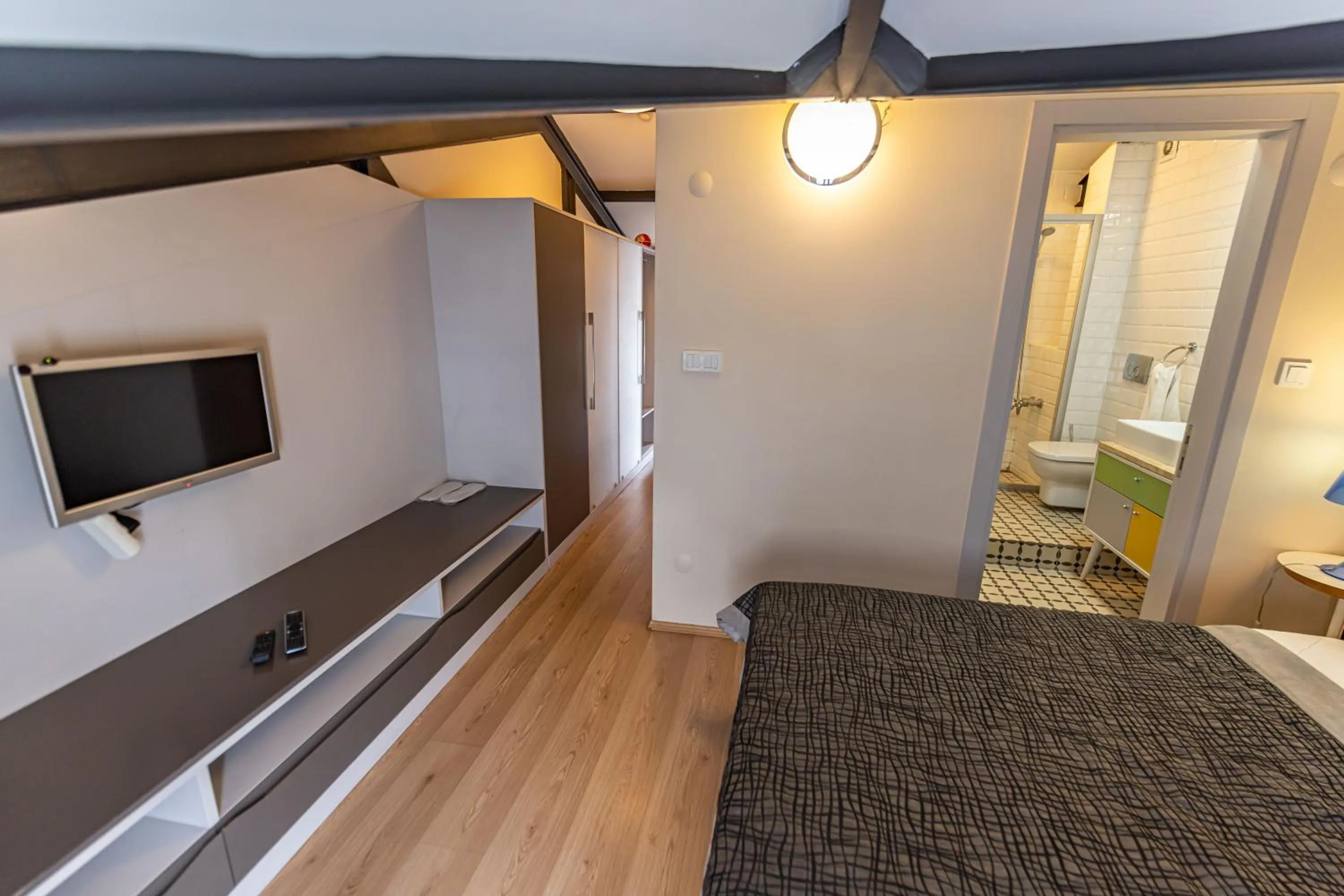 Bedroom, Bed in Calanthe Residence