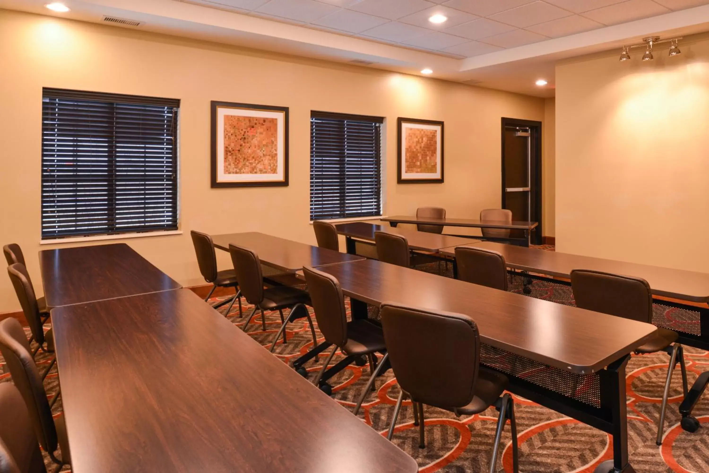 Meeting/conference room in Staybridge Suites Merrillville, an IHG Hotel