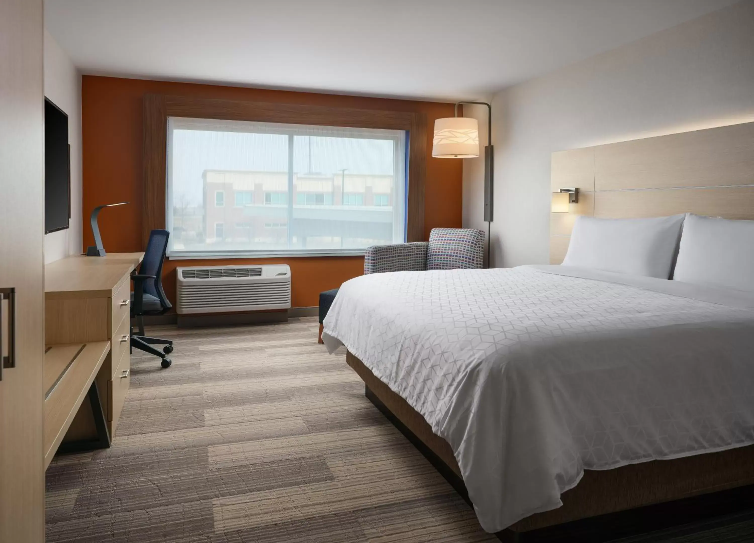 Bedroom, Bed in Holiday Inn Express & Suites - Lockport, an IHG Hotel