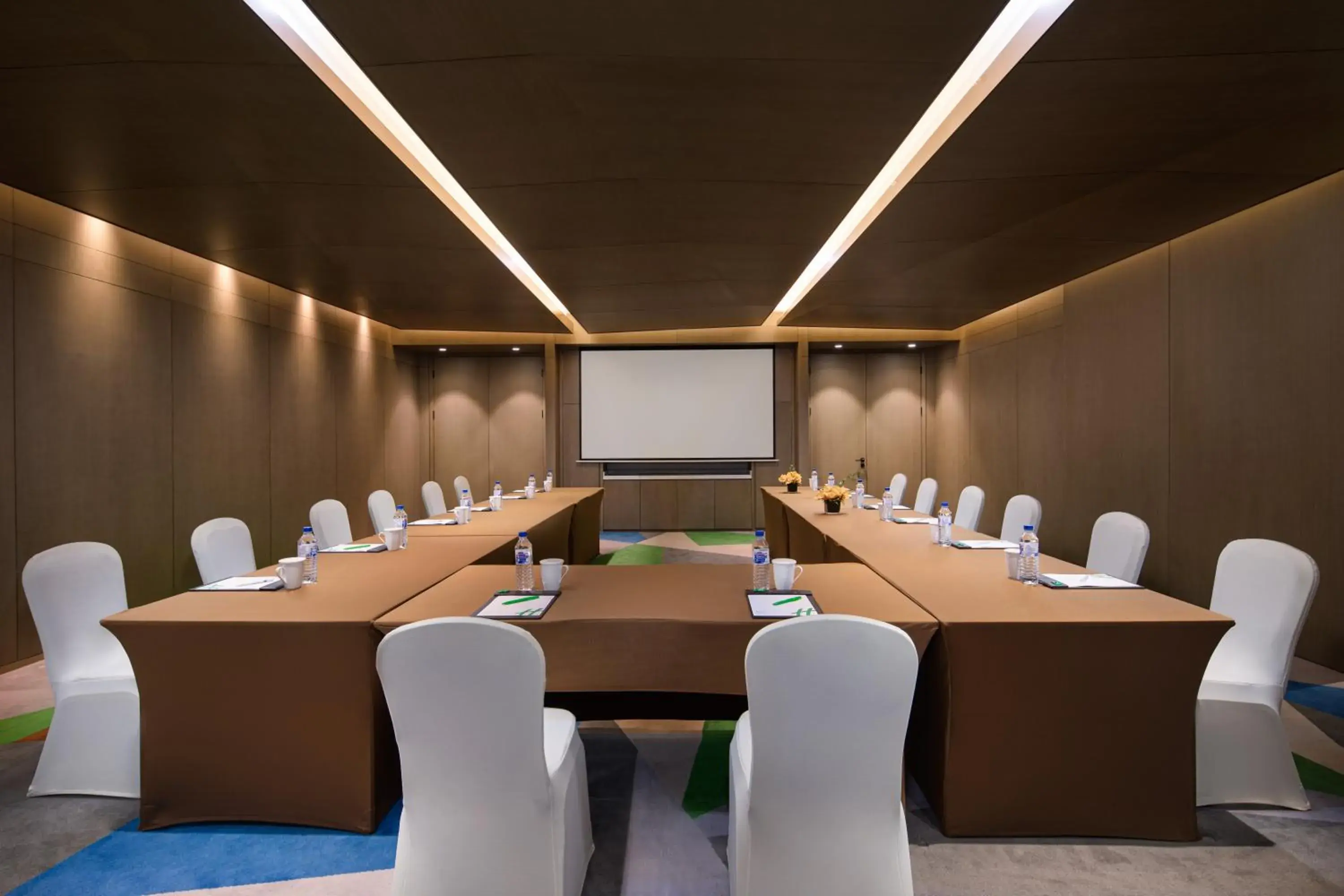 Meeting/conference room in Holiday Inn Express Langfang New Chaoyang, an IHG Hotel