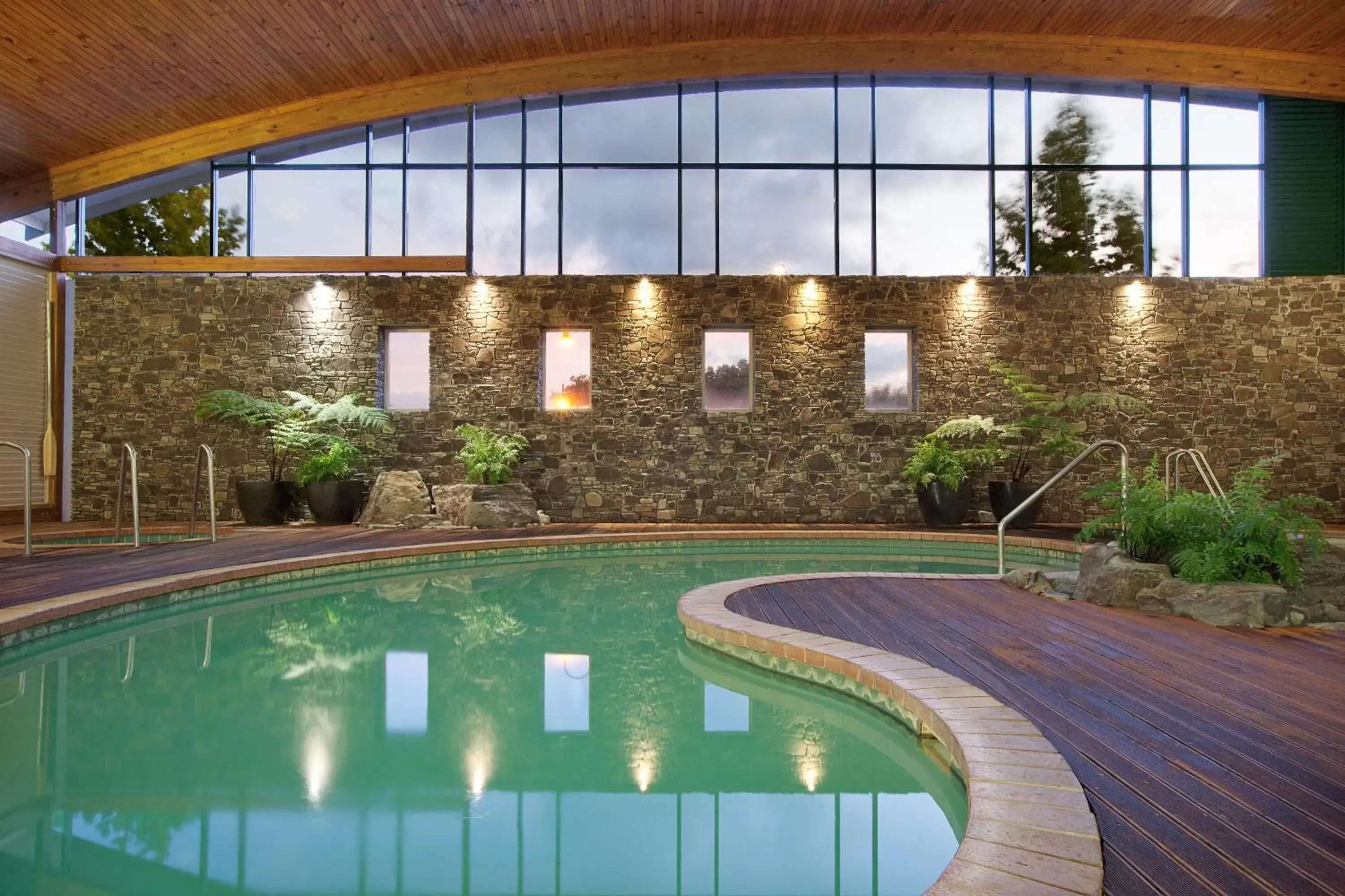 Swimming Pool in Novotel Rotorua Lakeside