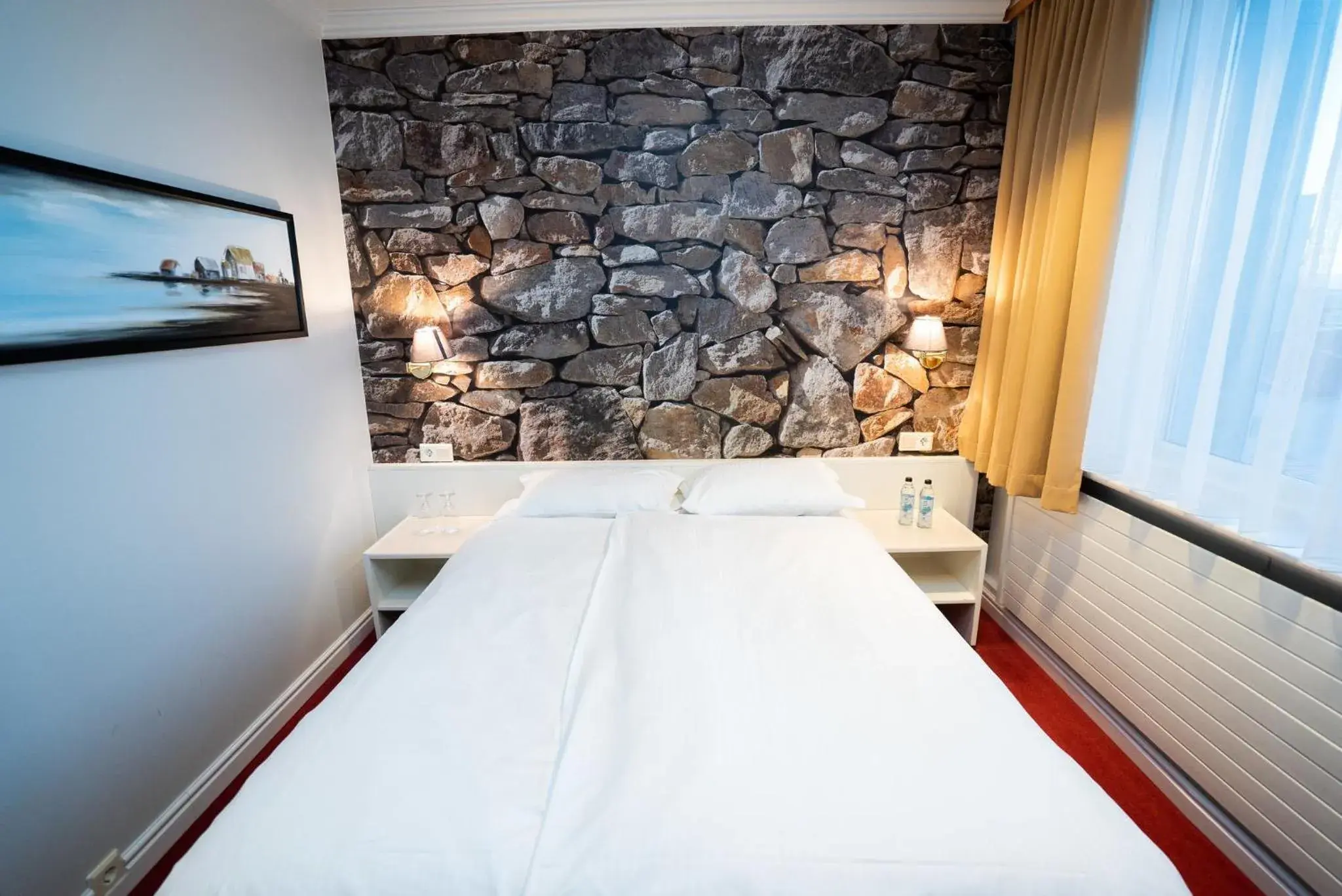 Photo of the whole room, Bed in Hotel Keflavik by Reykjavik Keflavik Airport