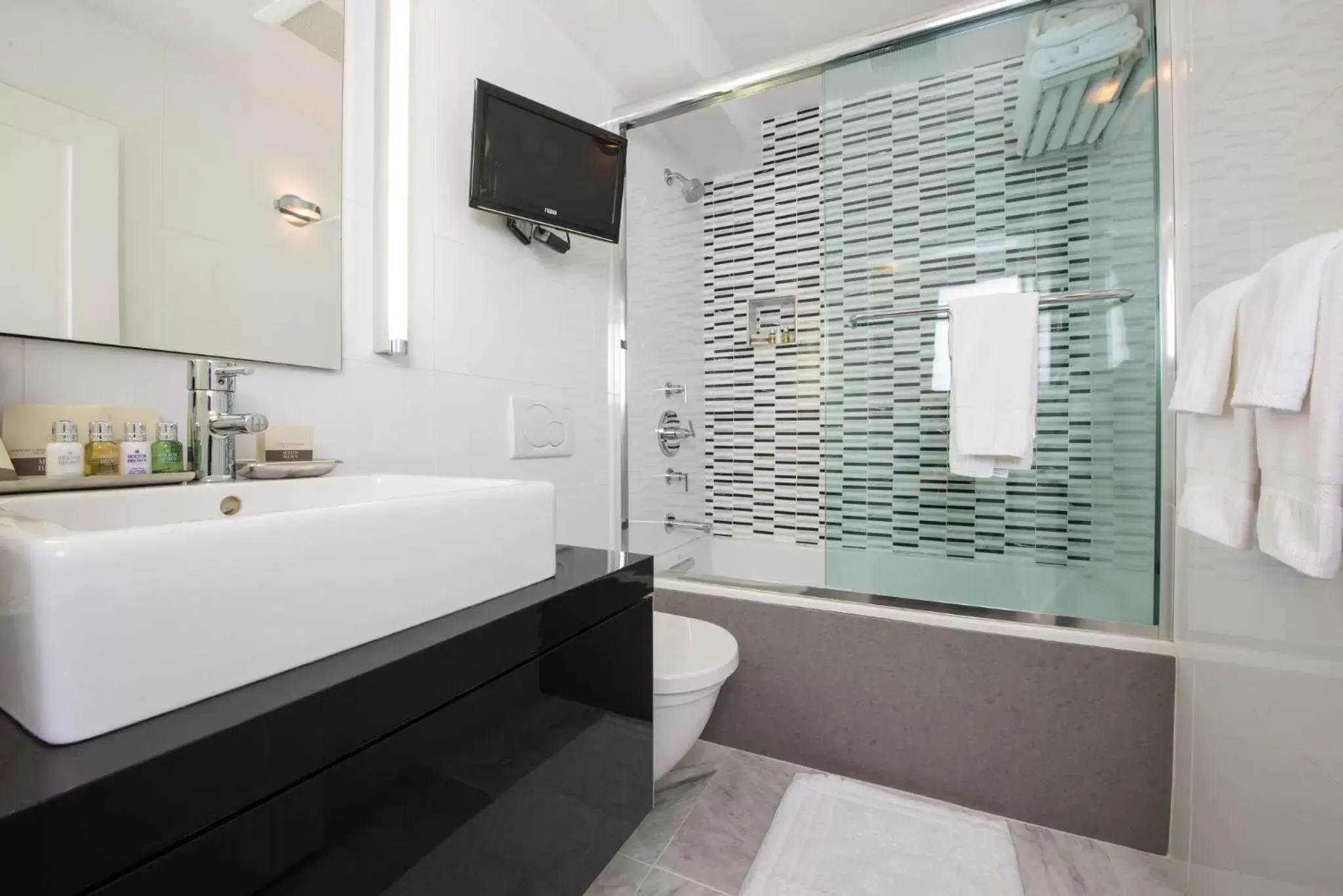 Bathroom in Relais Chateaux Camden Harbour Inn