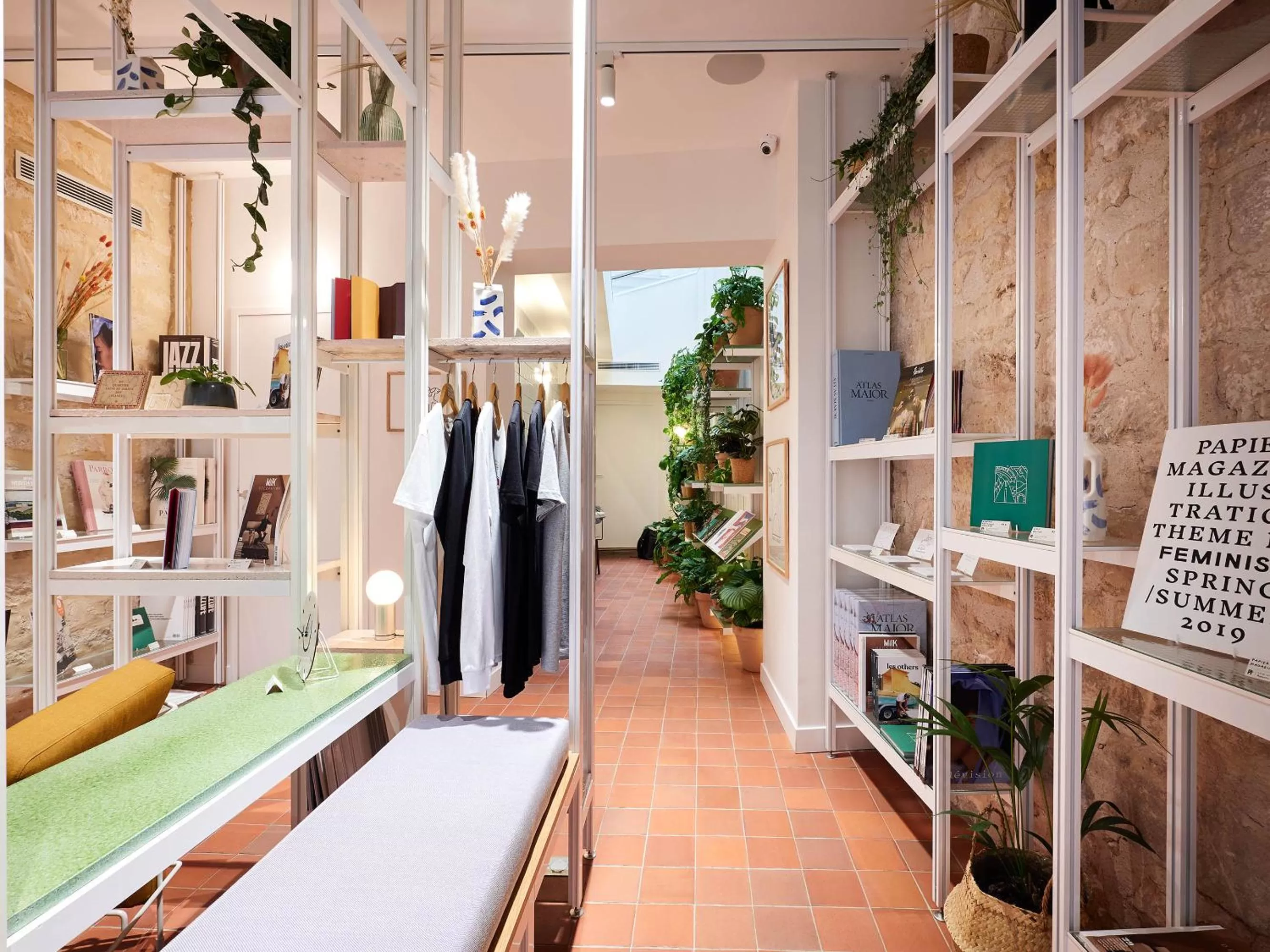 On-site shops in French Theory