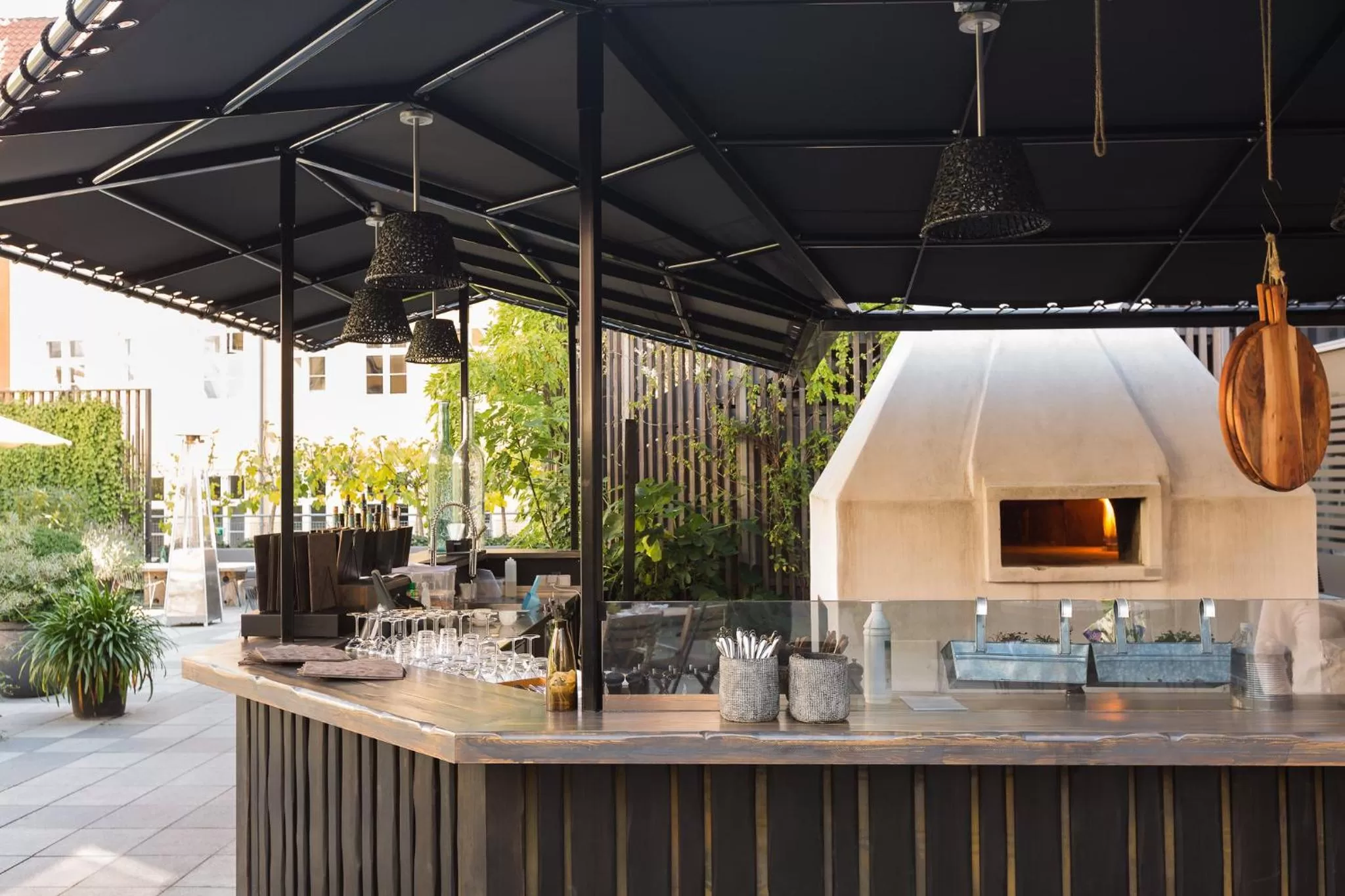 Restaurant/Places to Eat in Hotel Skt Petri