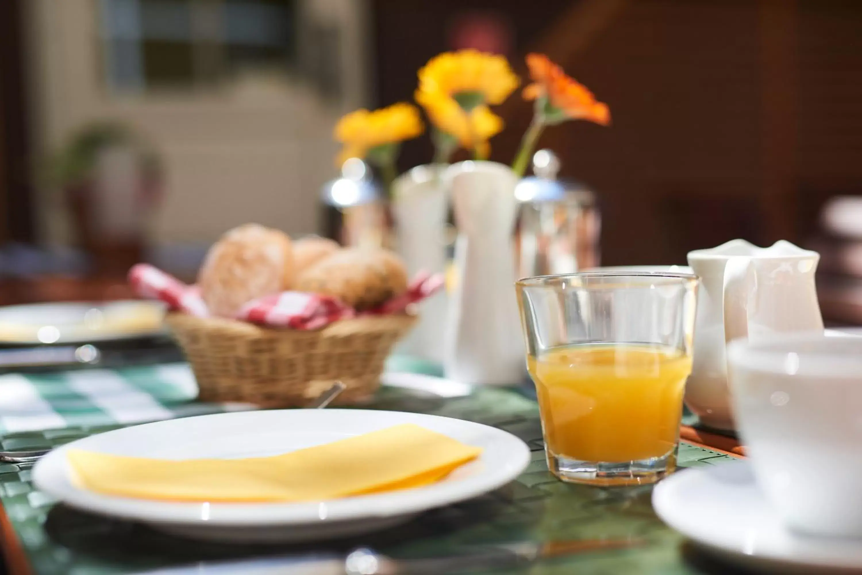 Buffet breakfast in Hotel Zur Alten Brücke