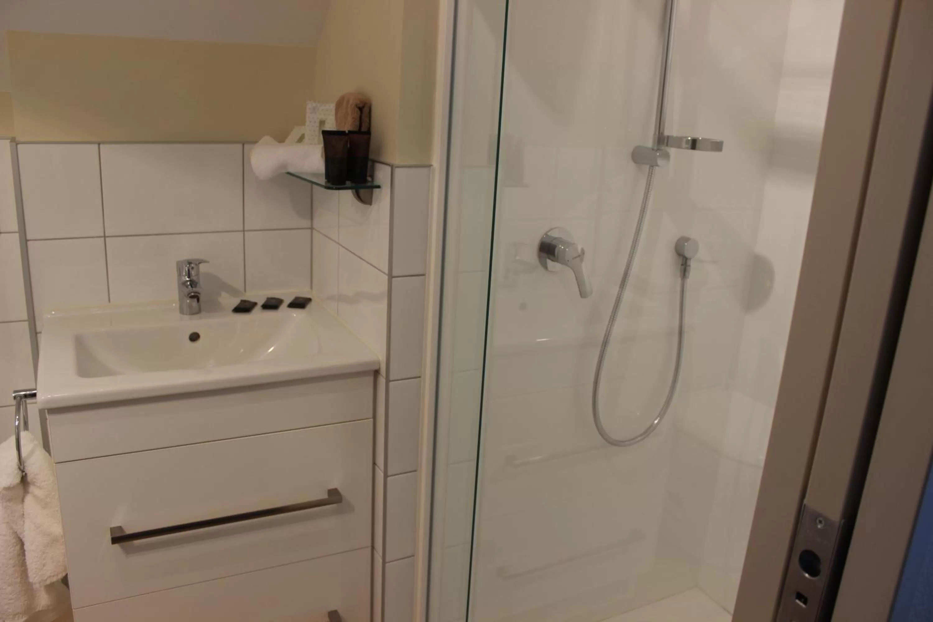 Bathroom in ASURE Green Gables Motel