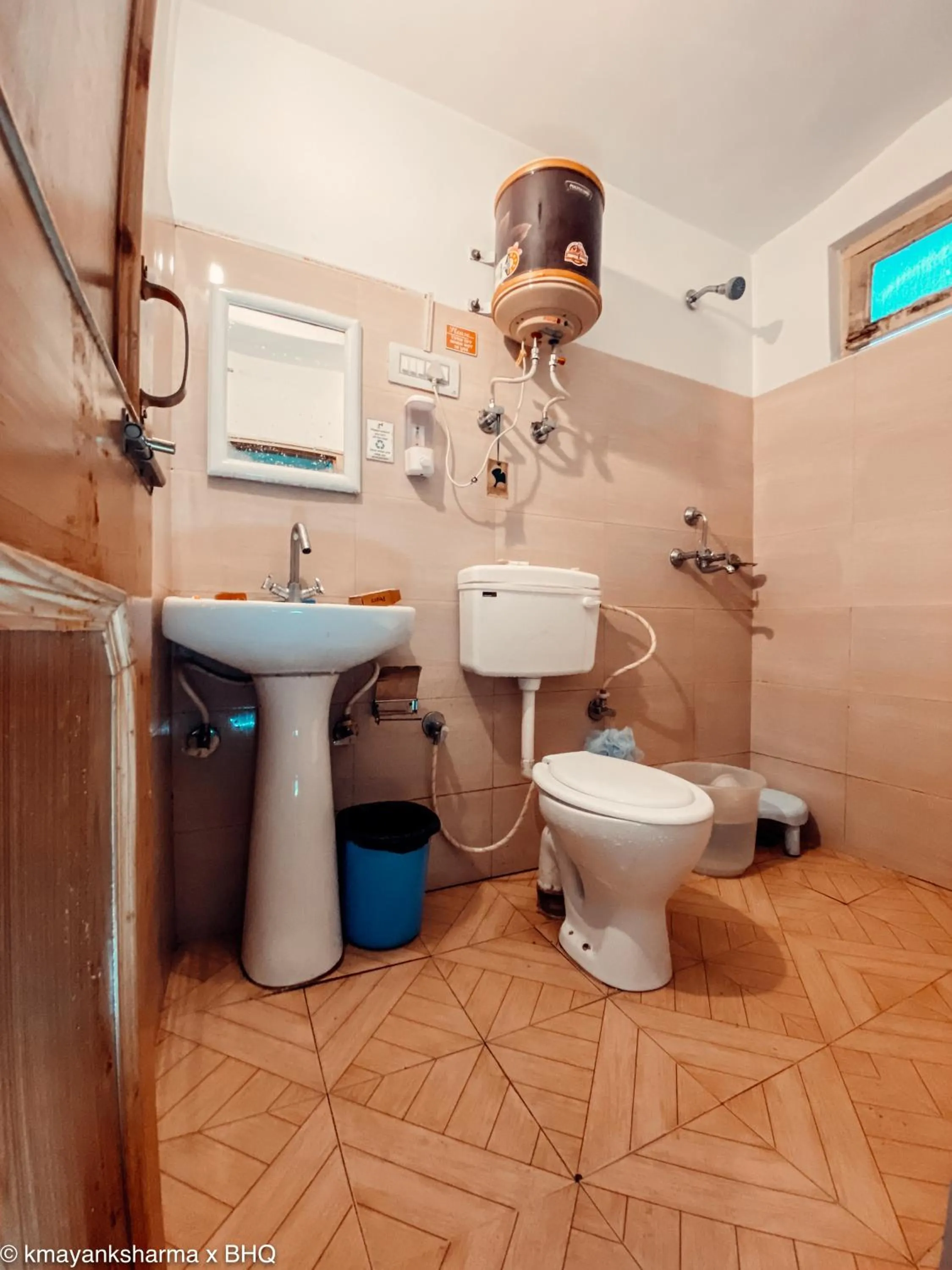 Bathroom in Backpackers Headquarter Manali