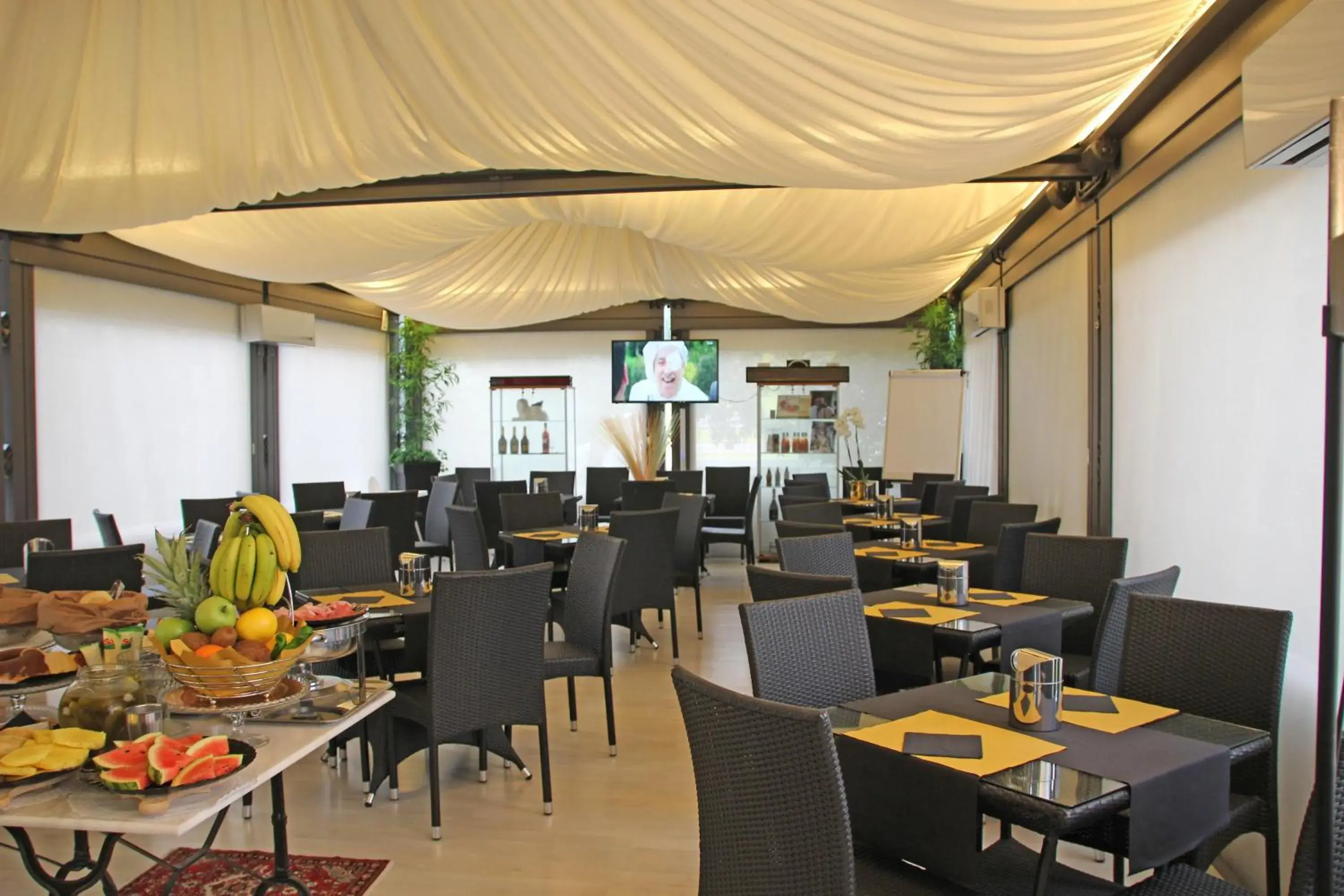 Buffet breakfast, Restaurant/Places to Eat in Park Hotel Villa Leon d'Oro