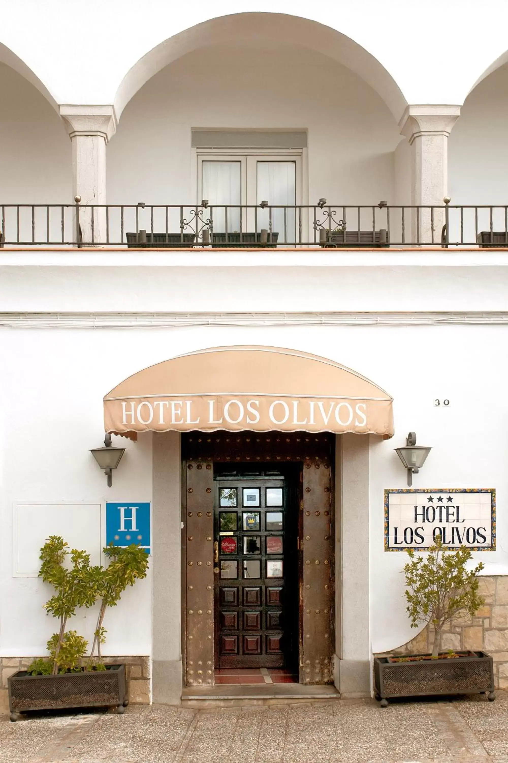 Facade/entrance in Hotel Los Olivos