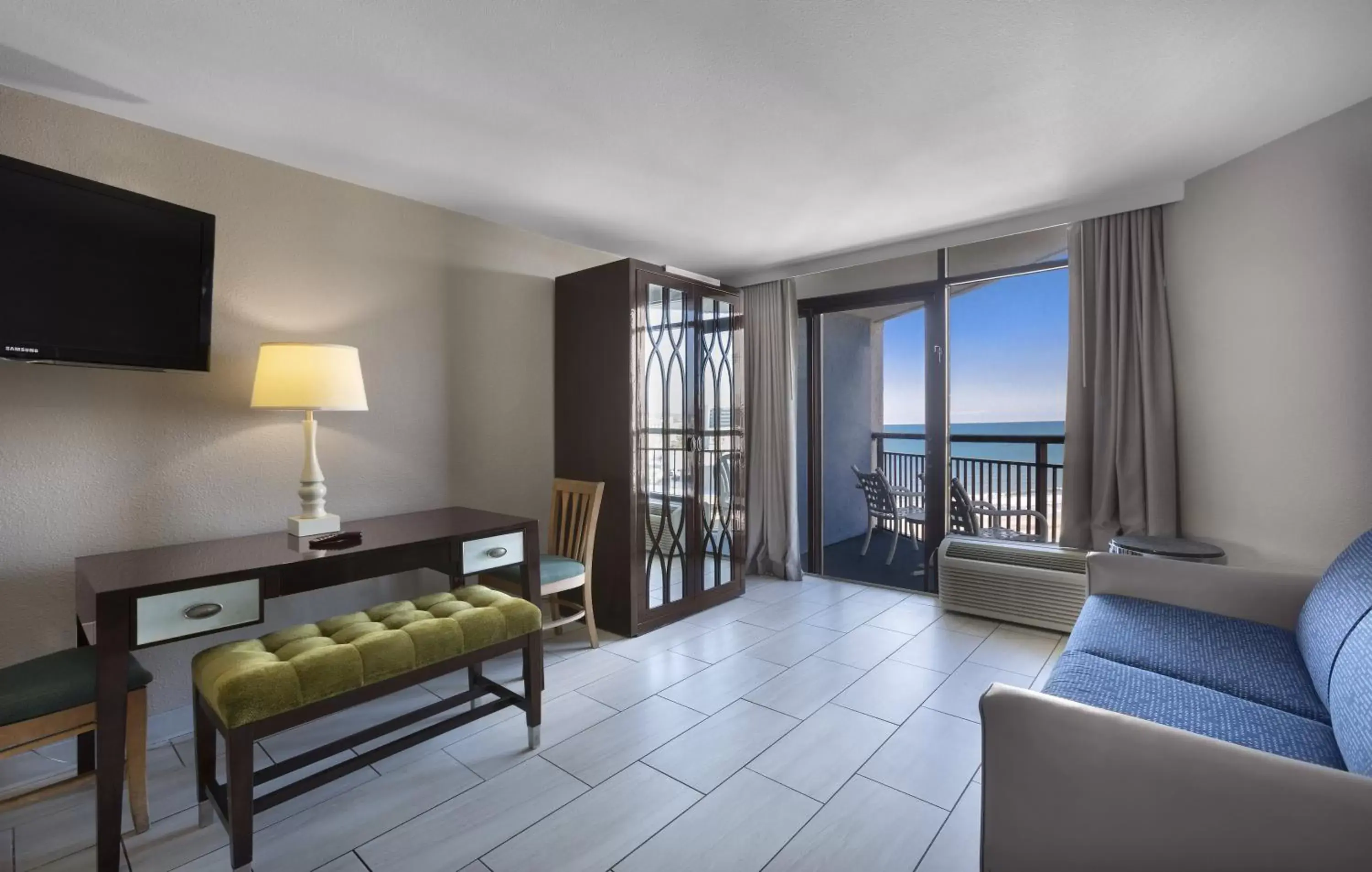 Living room, Seating Area in Hotel Blue