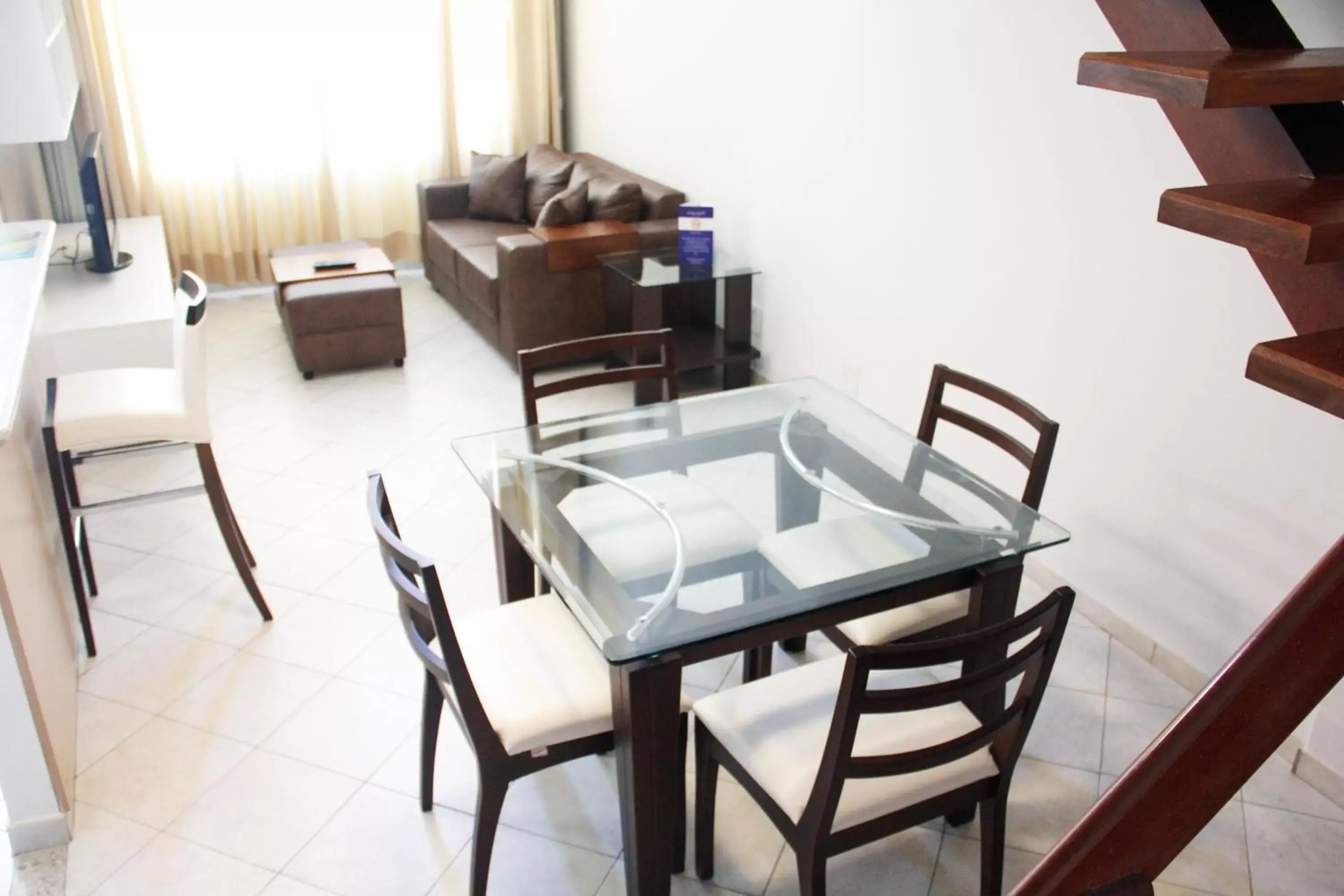 Photo of the whole room, Dining Area in Hotel City Hall