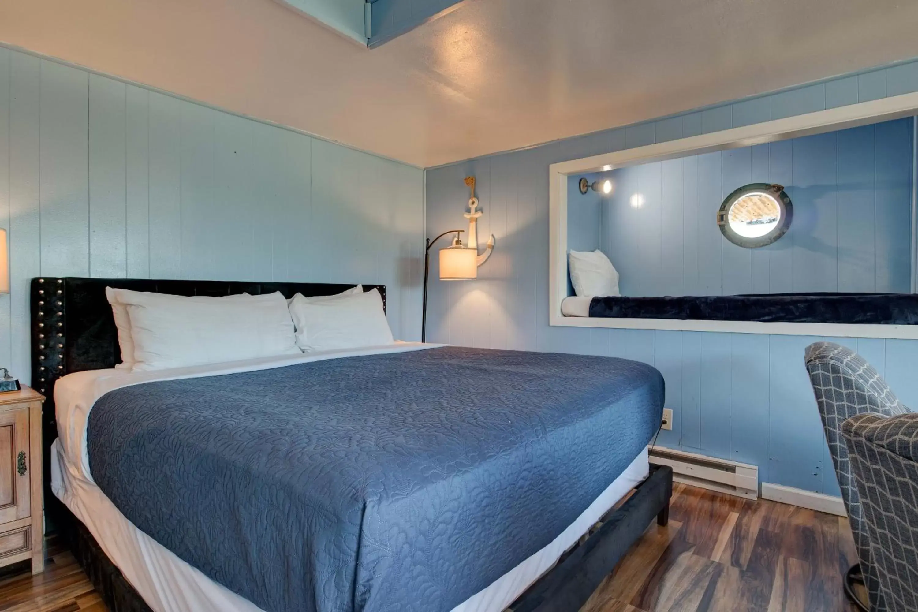 Bedroom, Bed in Moolack Shores Inn