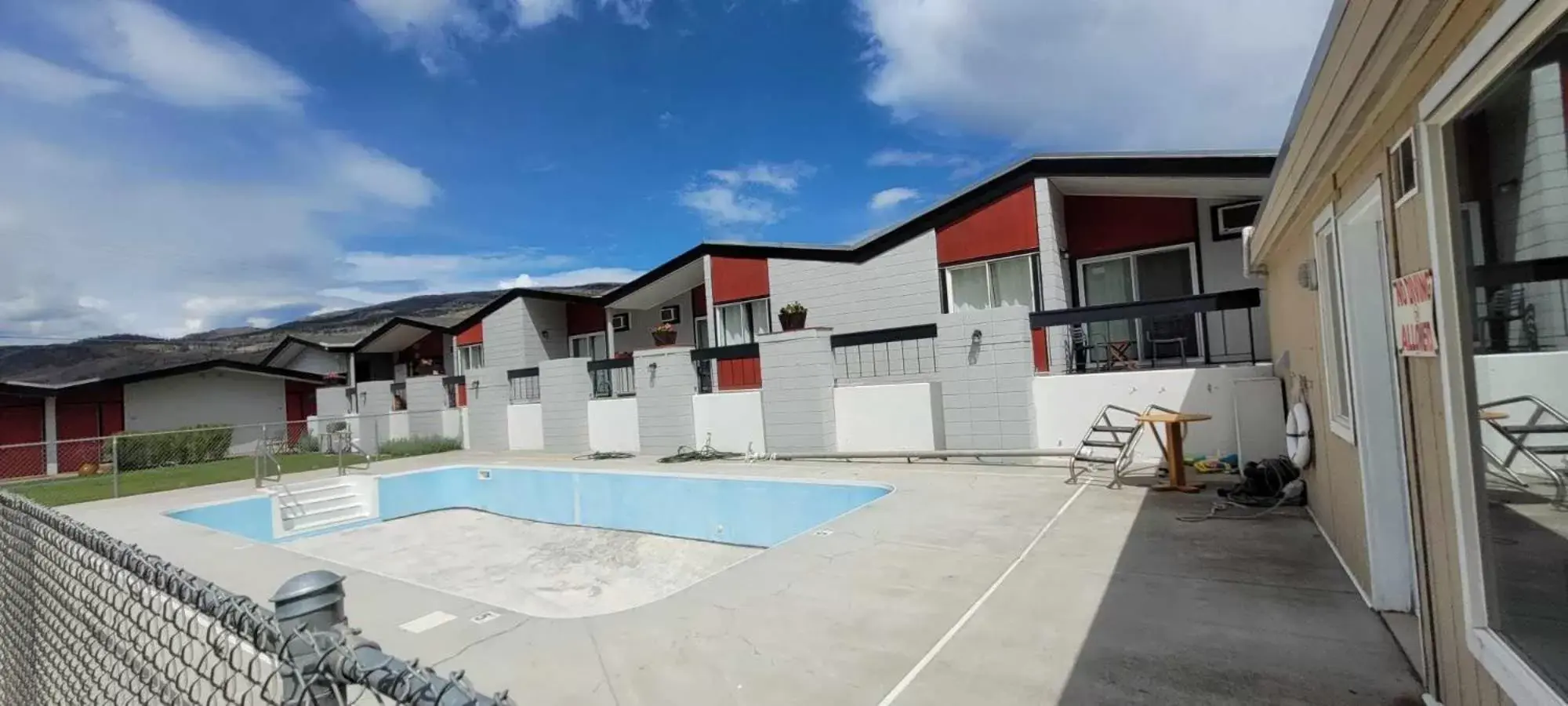 Swimming Pool in Destination Inn Cache Creek