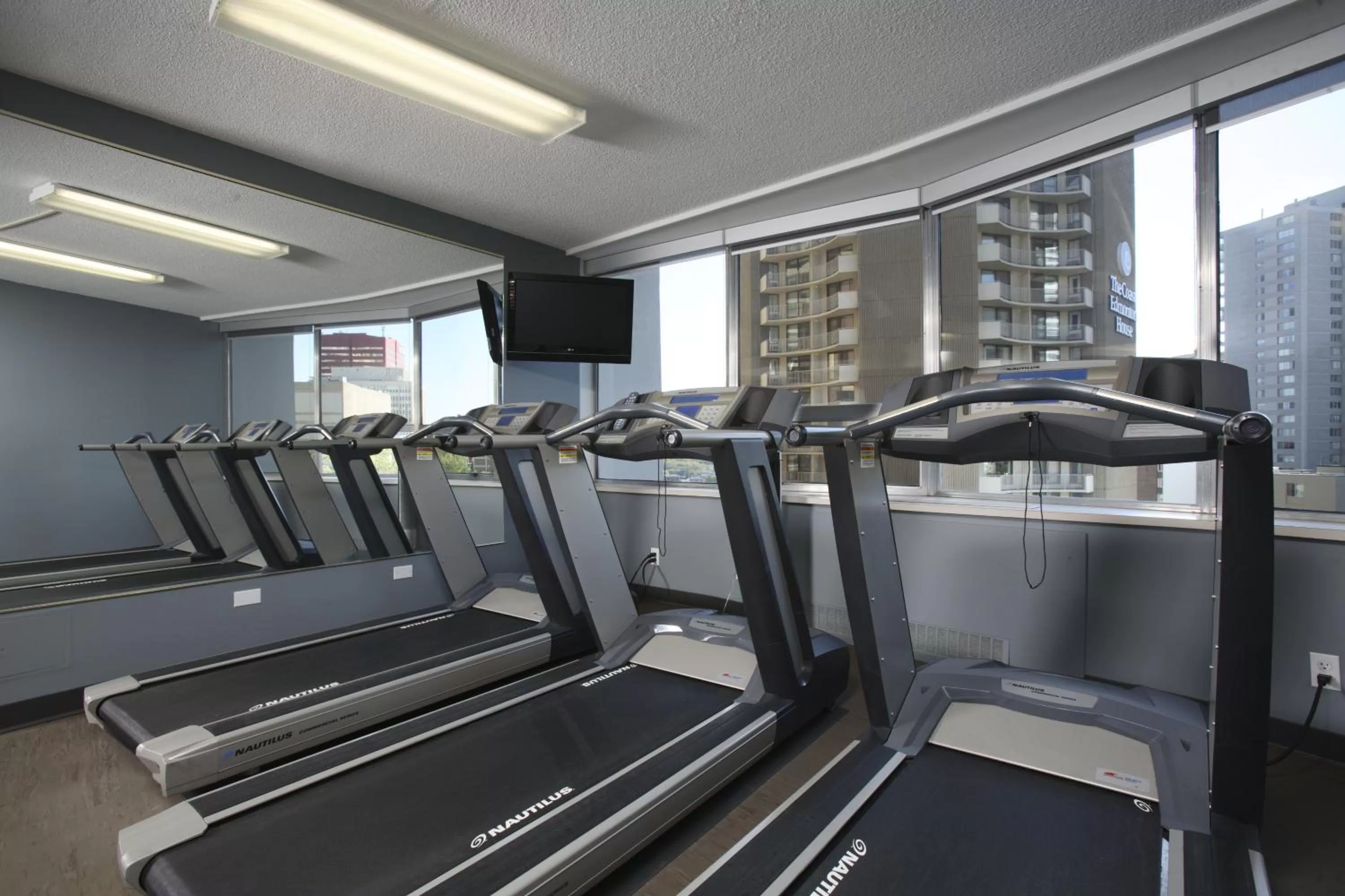 Fitness centre/facilities in Chateau Lacombe Hotel