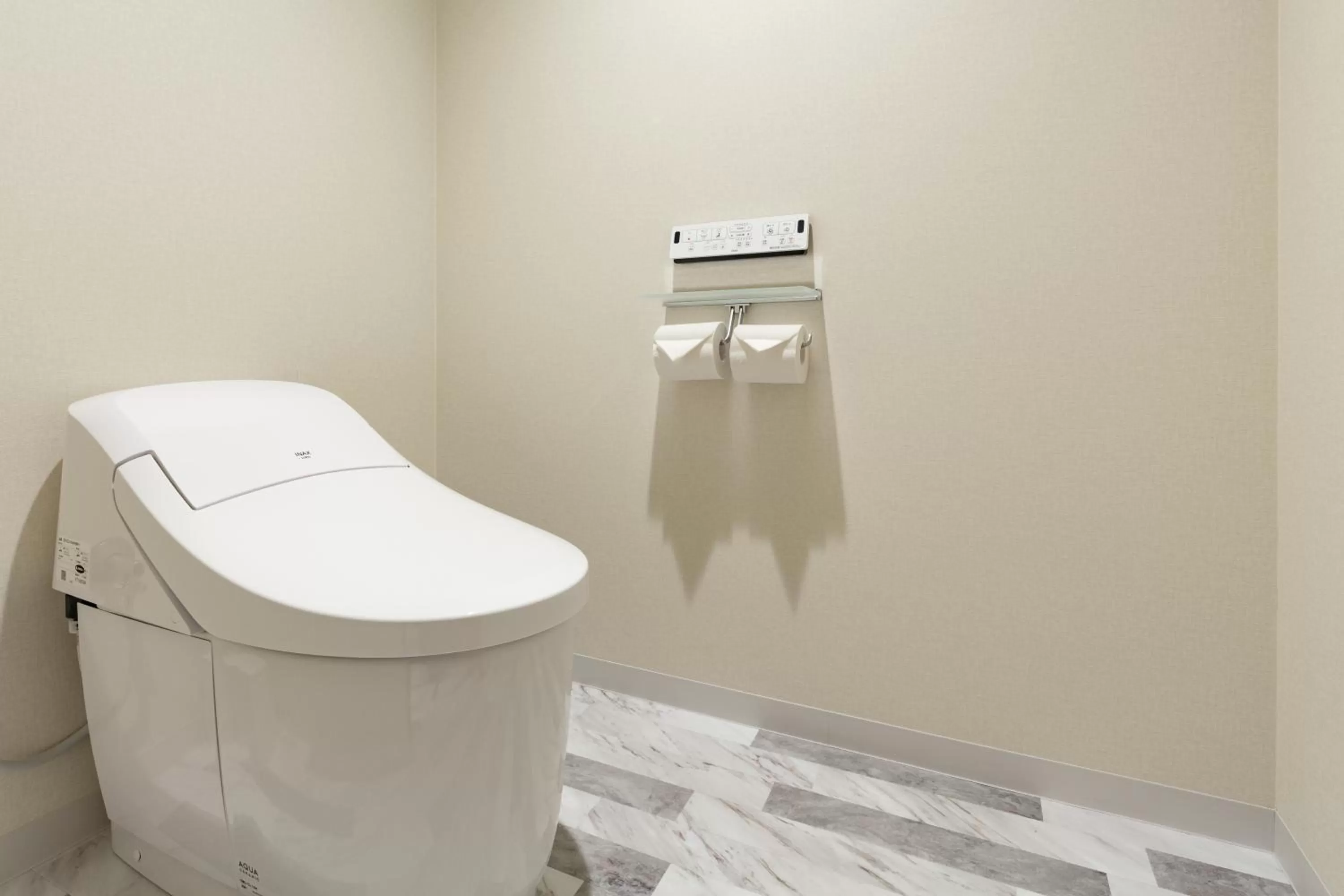 Toilet in The OneFive Villa Fukuoka