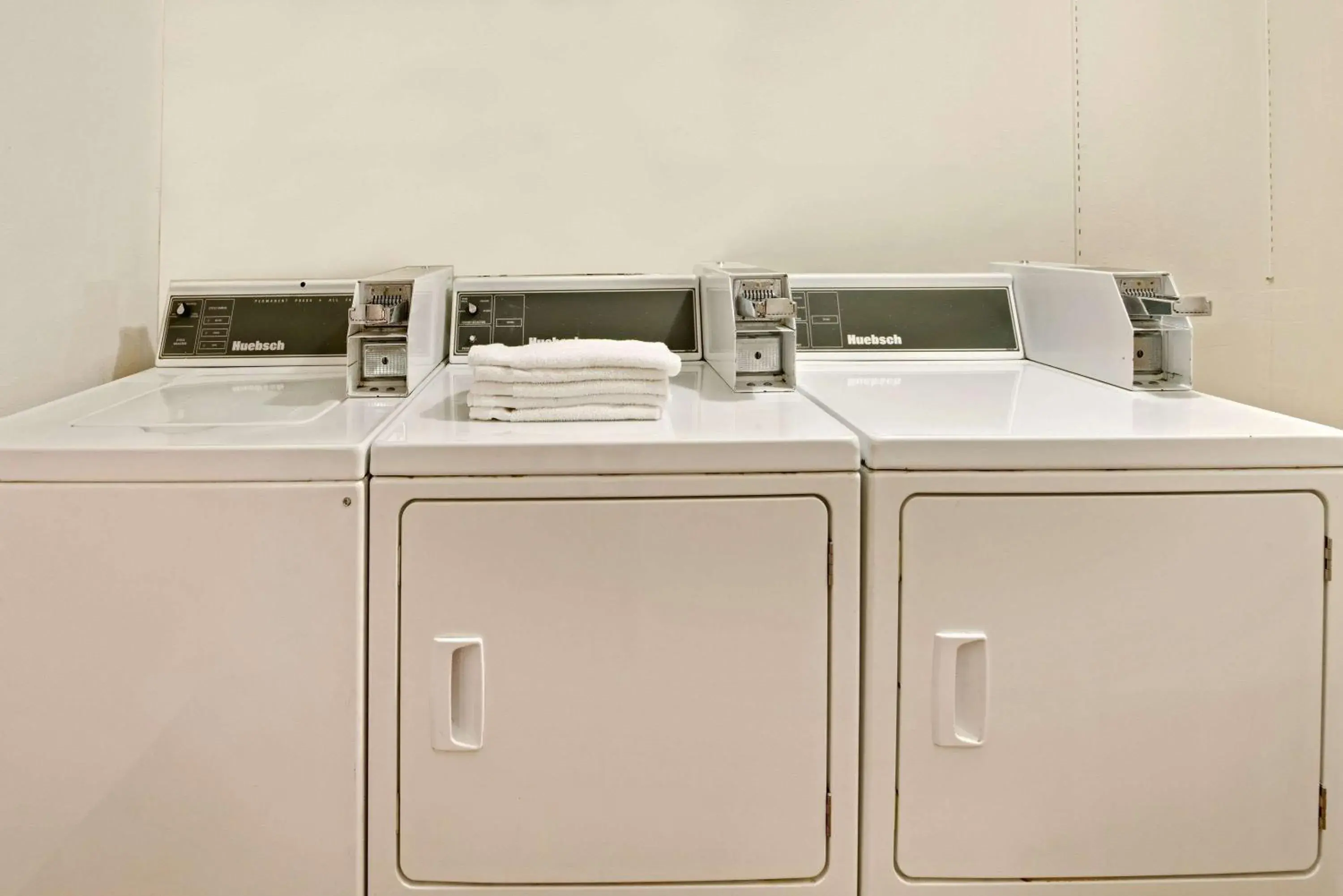 Photo of the whole room, Bed in Super 8 by Wyndham Plano/Dallas Area Photo of the whole room, Bed in Super 8 by Wyndham Plano/Dallas Area