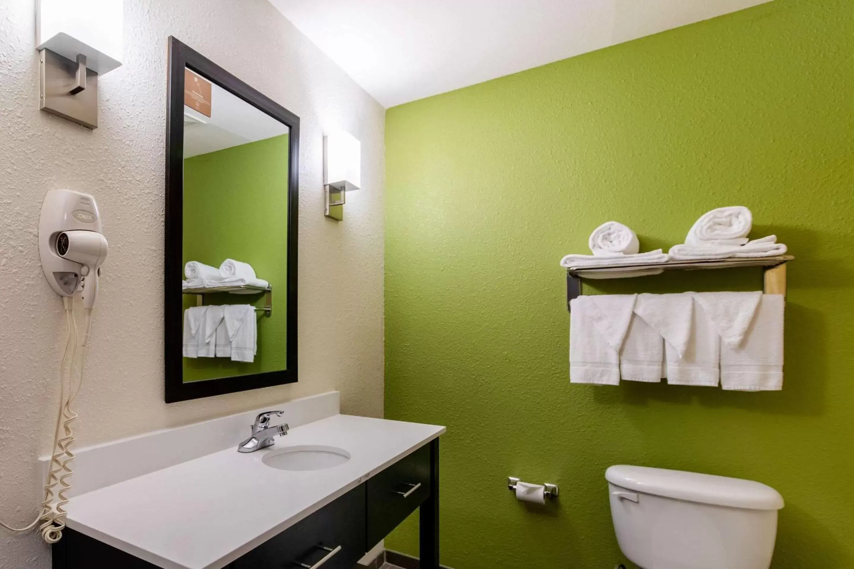 Bathroom in Sleep Inn & Suites Near Fort Cavazos