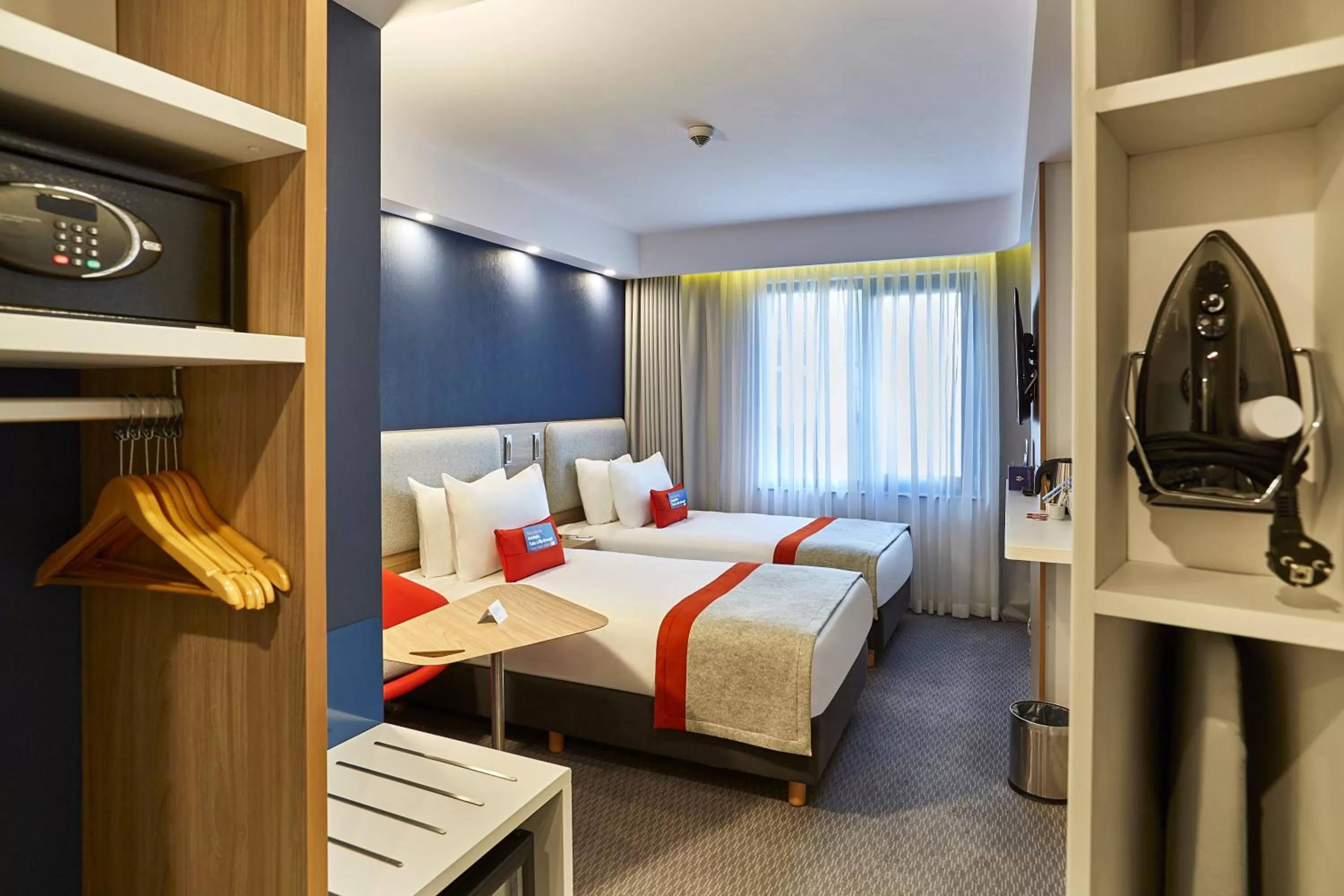 Photo of the whole room, Bed in Holiday Inn Express - Istanbul - Atakoy Metro by IHG