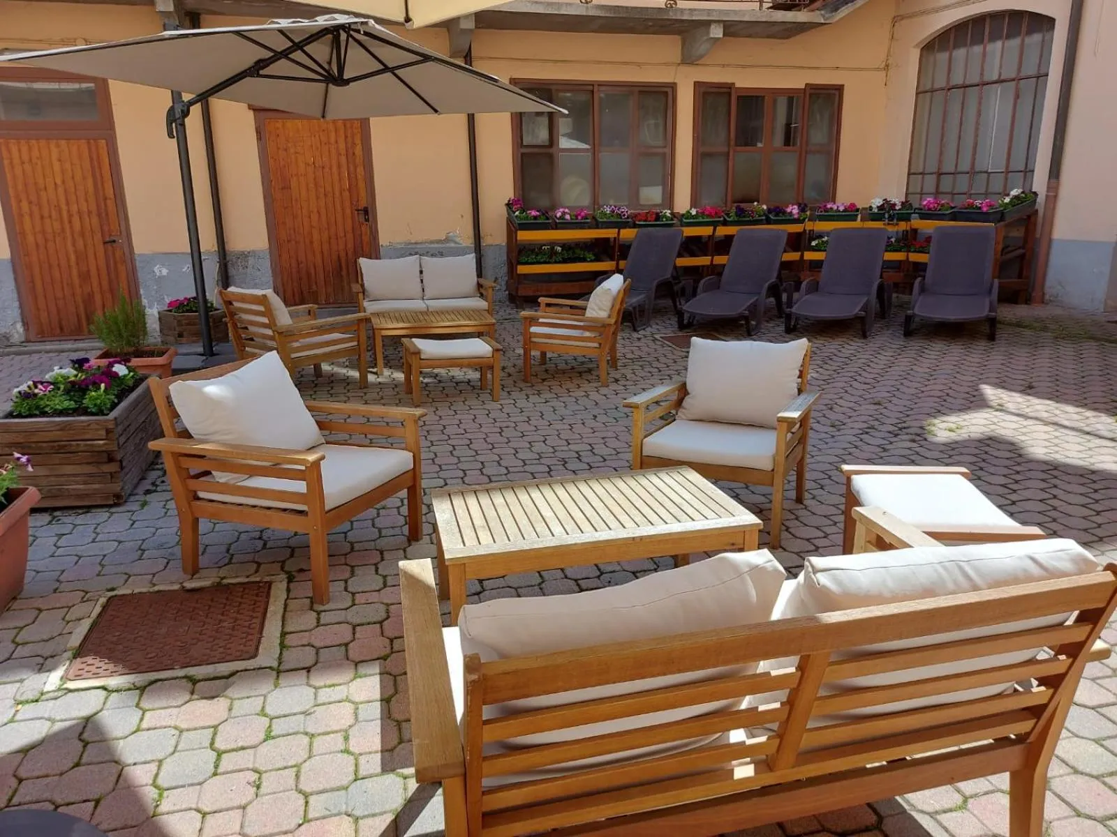 Inner courtyard view in Hotel Sommeiller