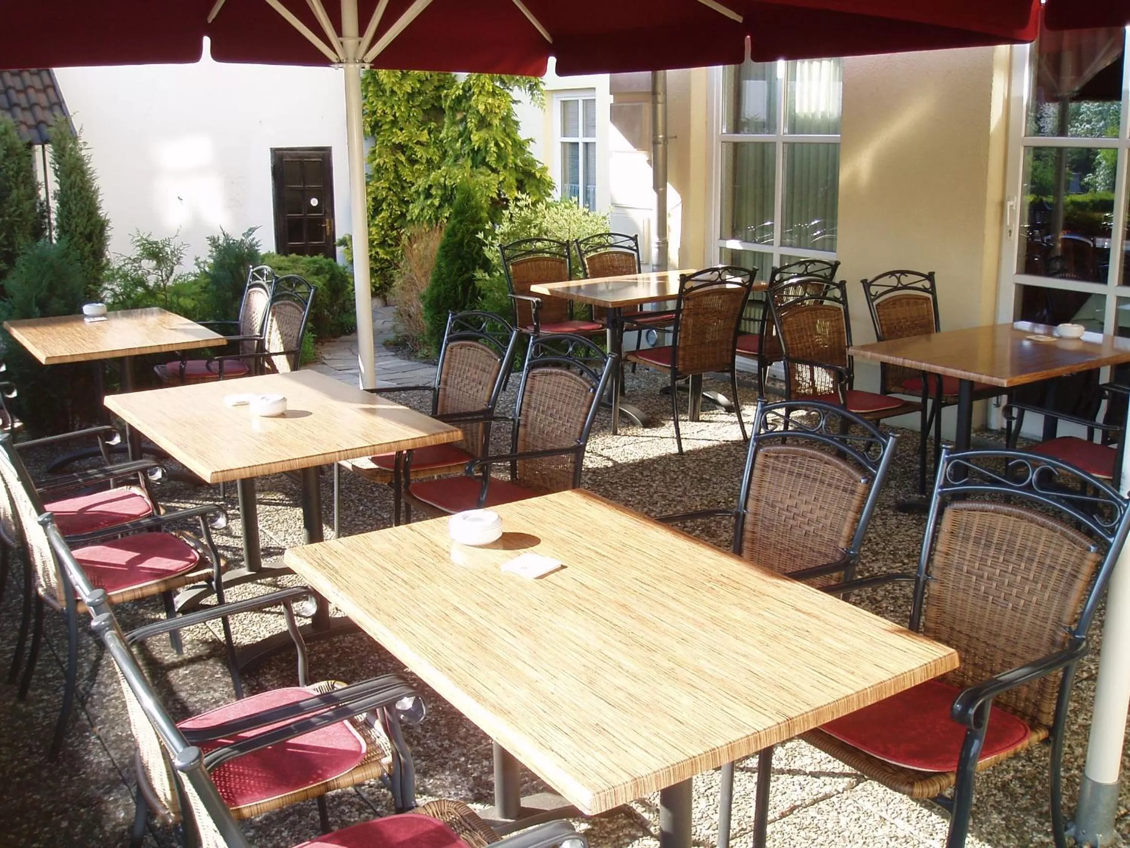 Patio in Hotel Zur Burg GmbH