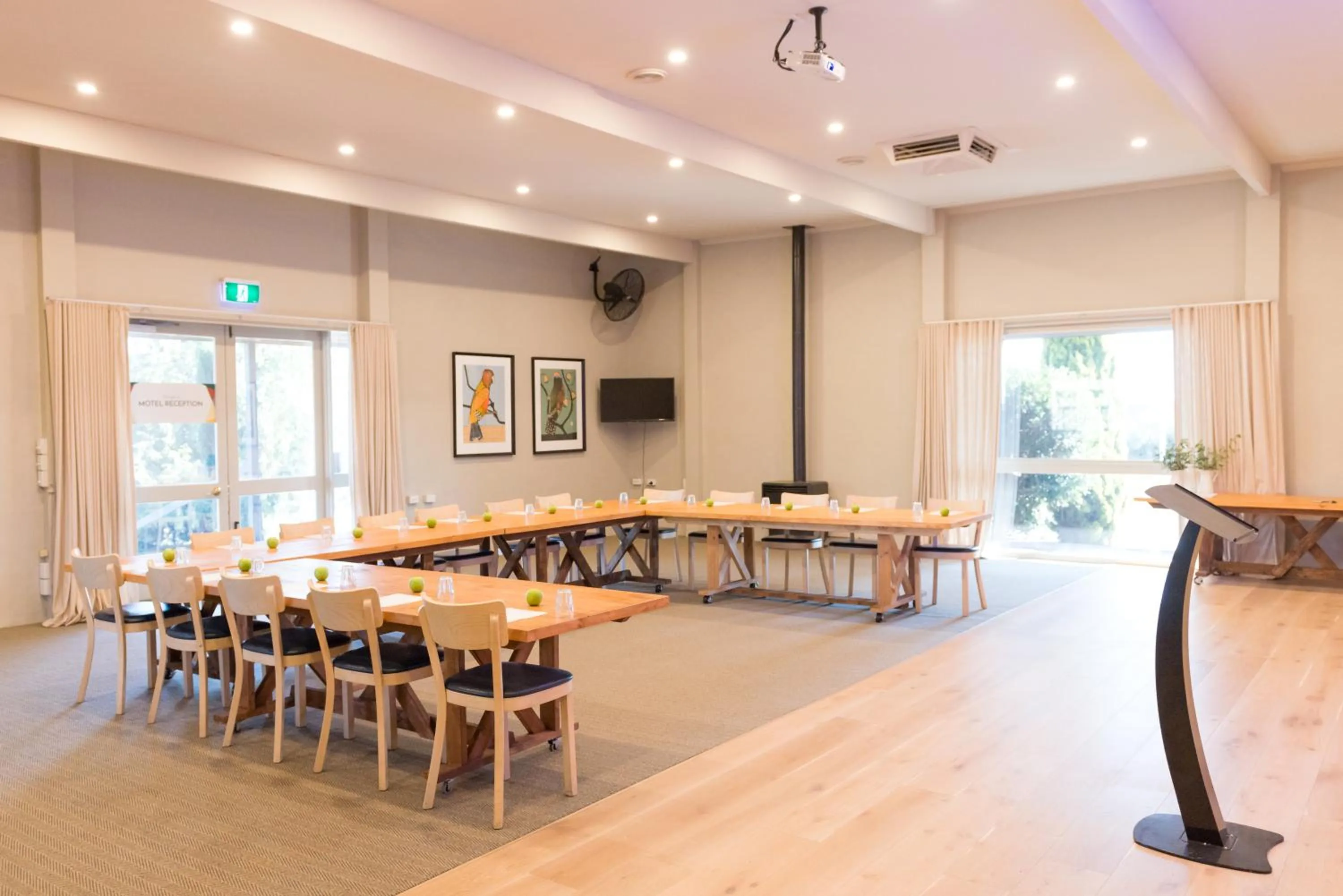 On site in Ballarat Colonial Motor Inn