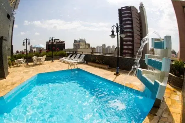 Swimming Pool in LEON PARK HOTEL e CONVENÇÕES - Melhor Custo Benefício