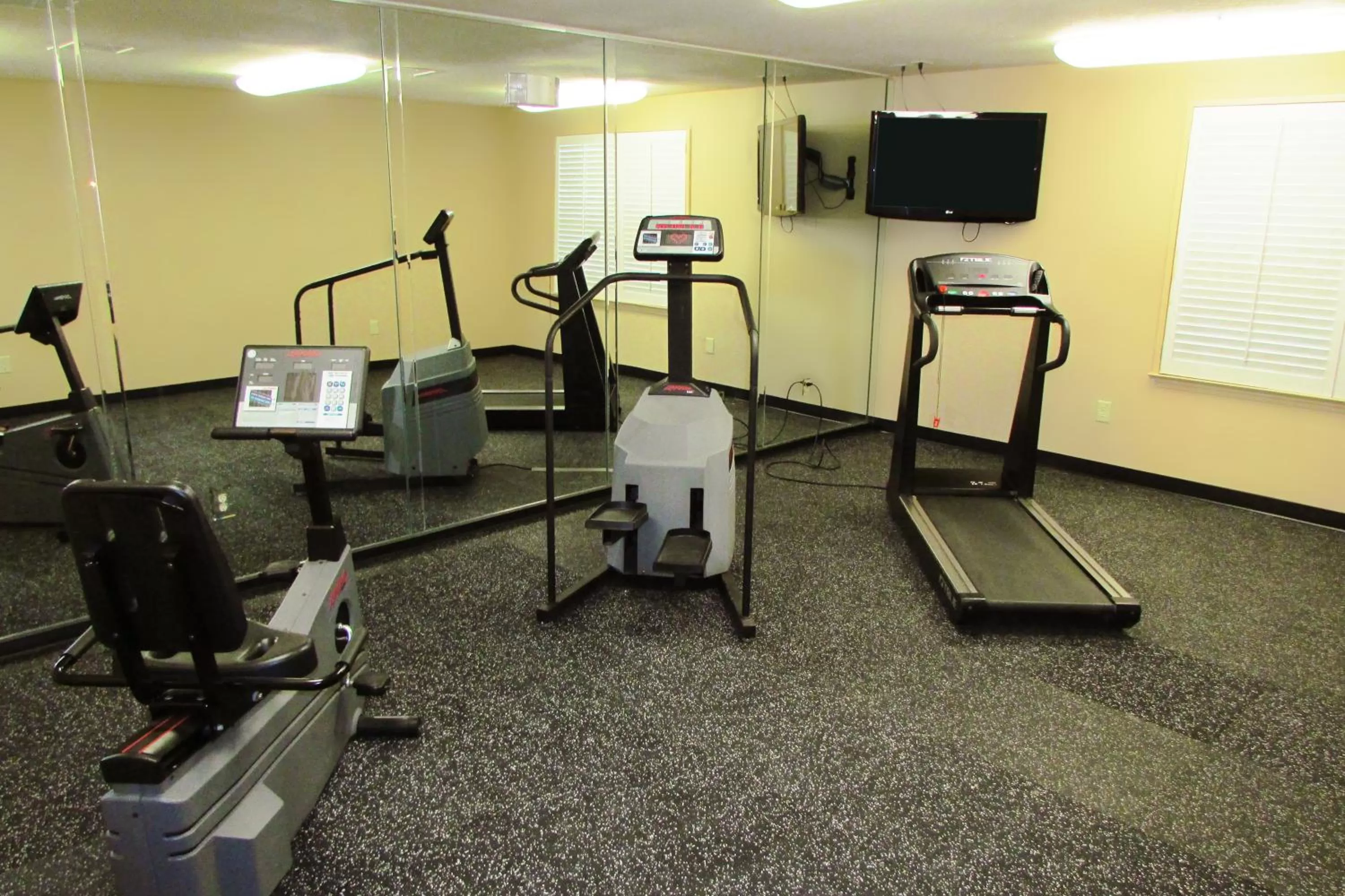 Fitness centre/facilities in Extended Stay America Suites - Atlanta - Alpharetta - Northpoint - West