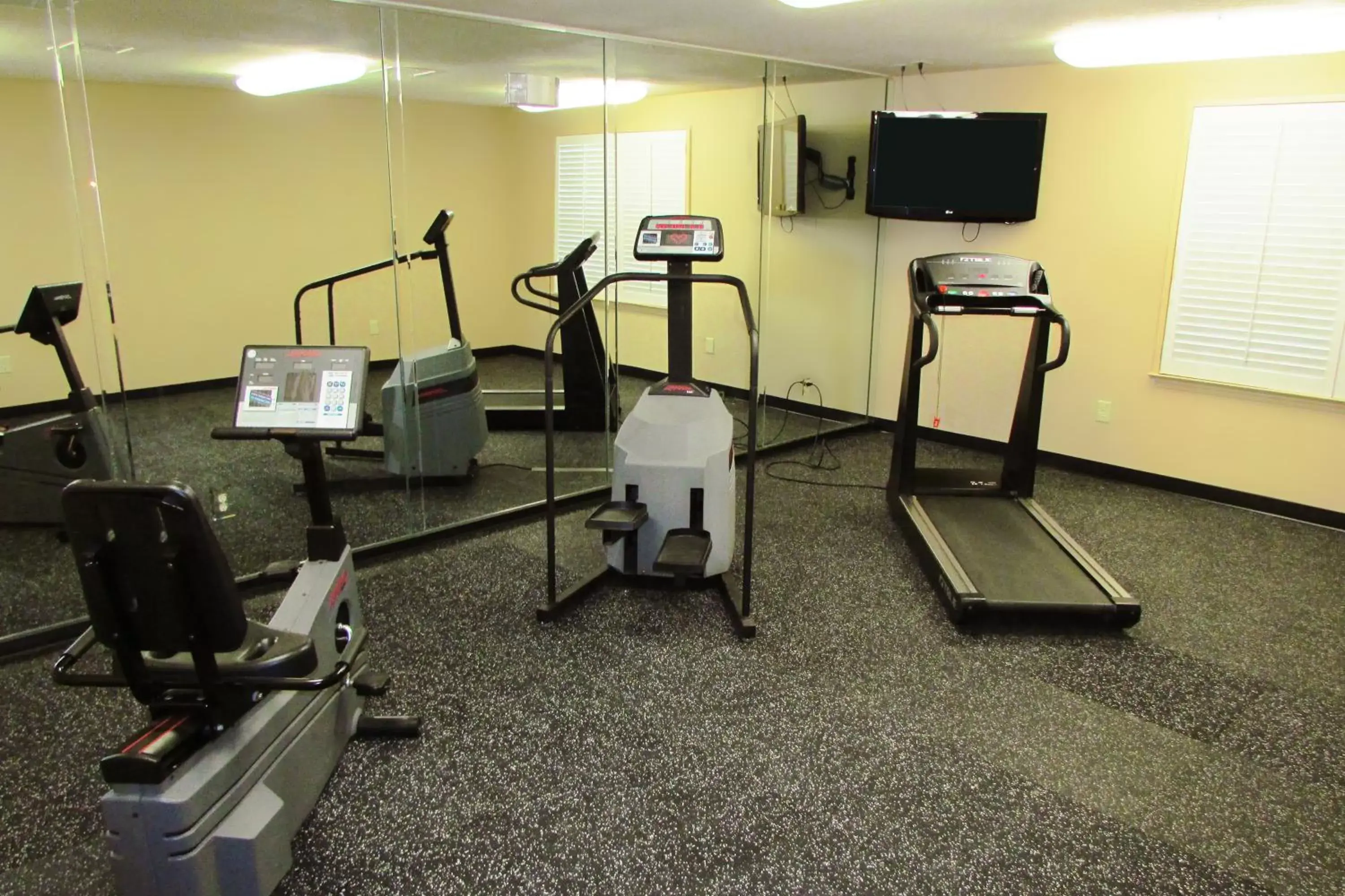 Fitness centre/facilities, Fitness Center/Facilities in Extended Stay America Suites - Atlanta - Alpharetta - Northpoint - West