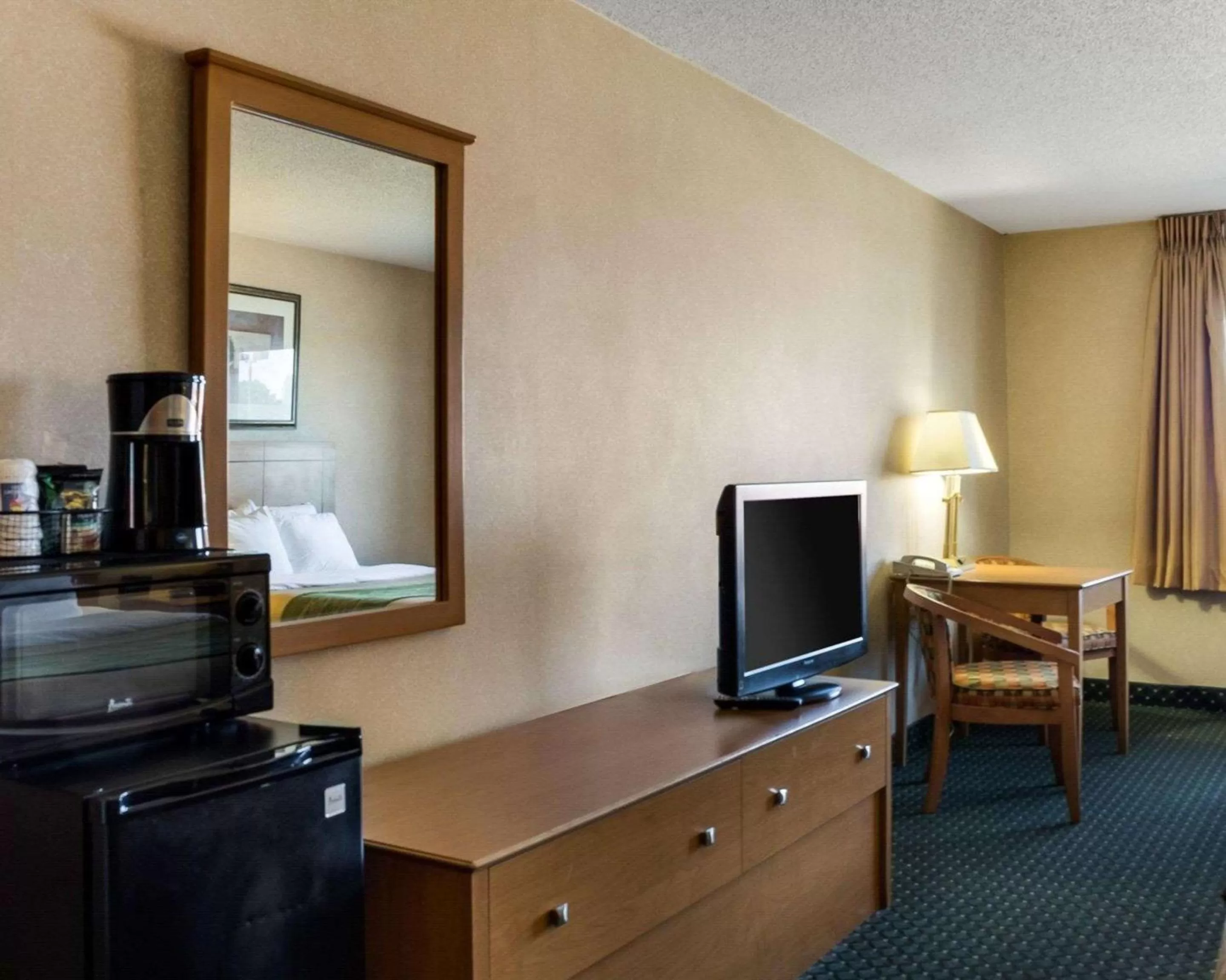 Photo of the whole room in Comfort Inn