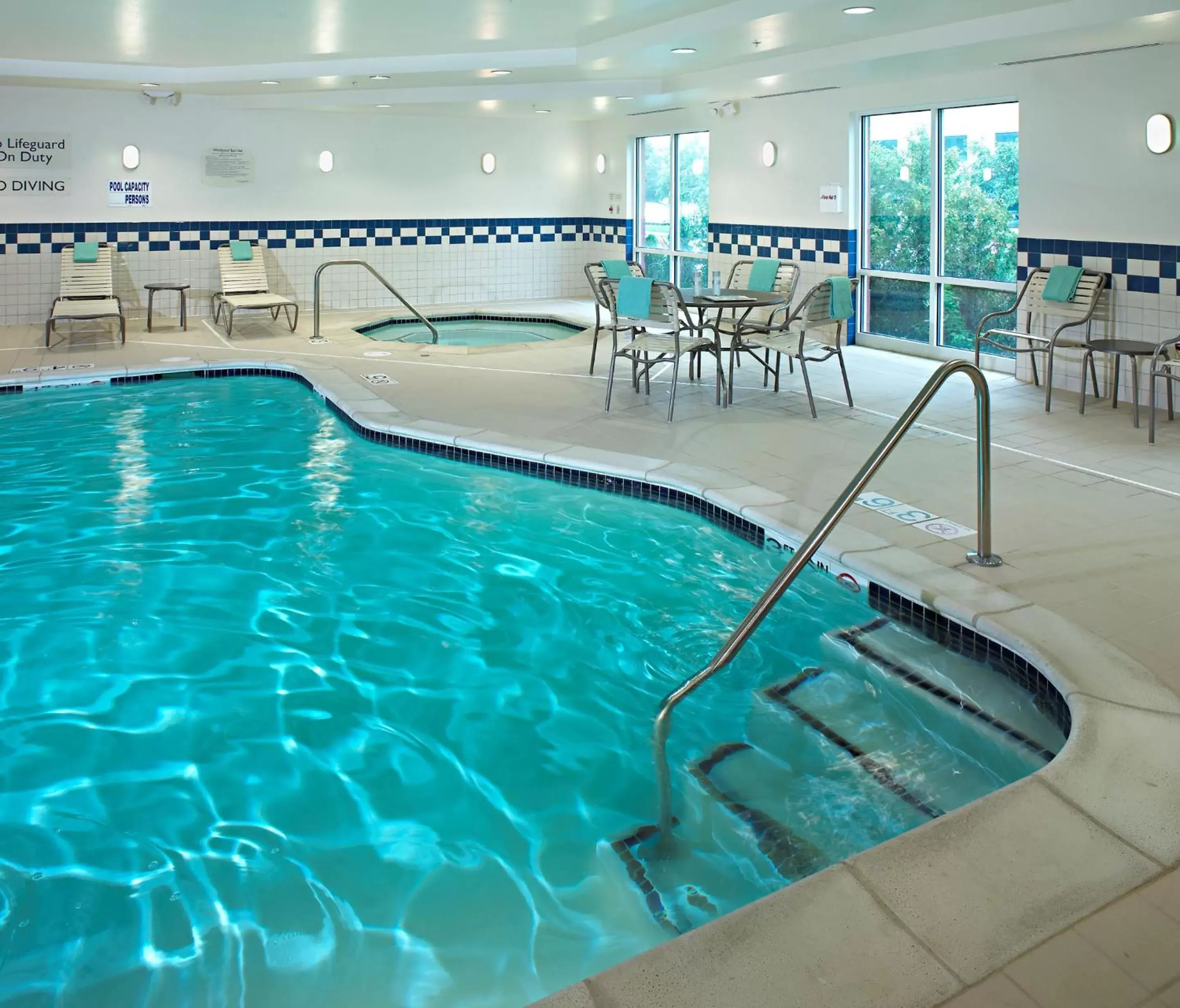 Swimming Pool in Fairfield Inn & Suites Detroit Metro Airport Romulus