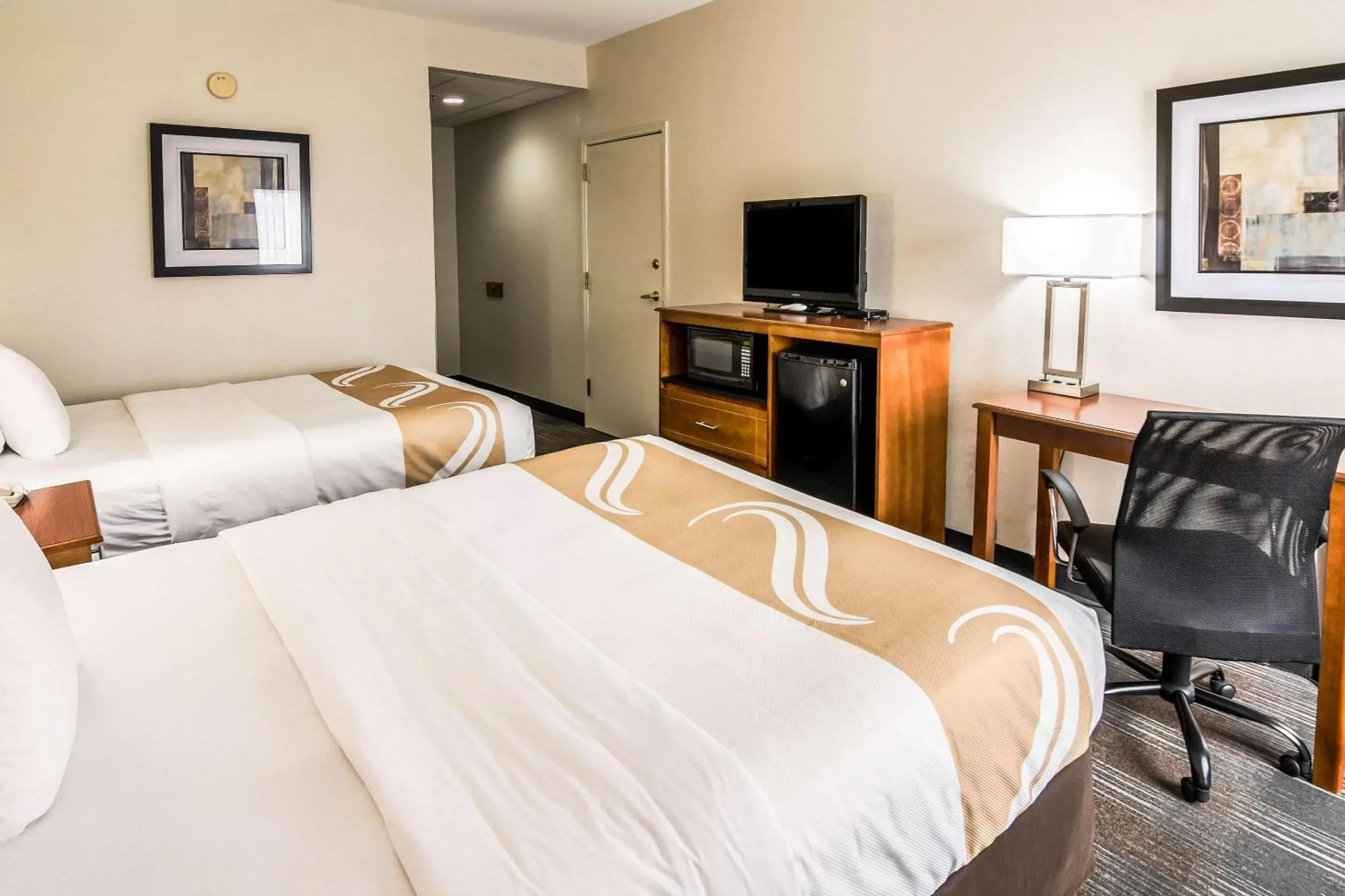 Photo of the whole room, Bed in Quality Inn Alexander City Photo of the whole room, Bed in Quality Inn Alexander City