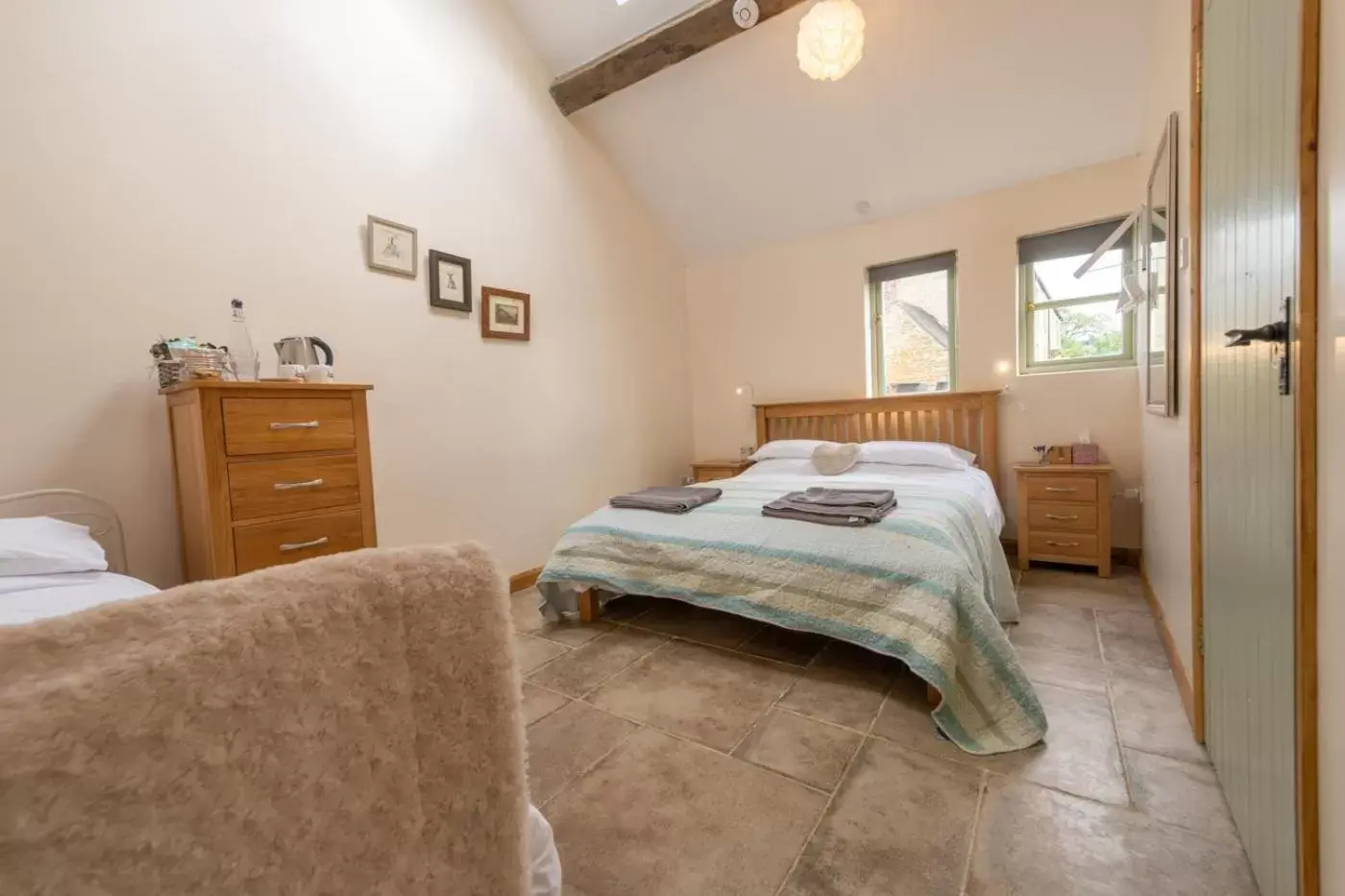 Bedroom, Bed in Mill Cottage - Ash Farm Cotswolds