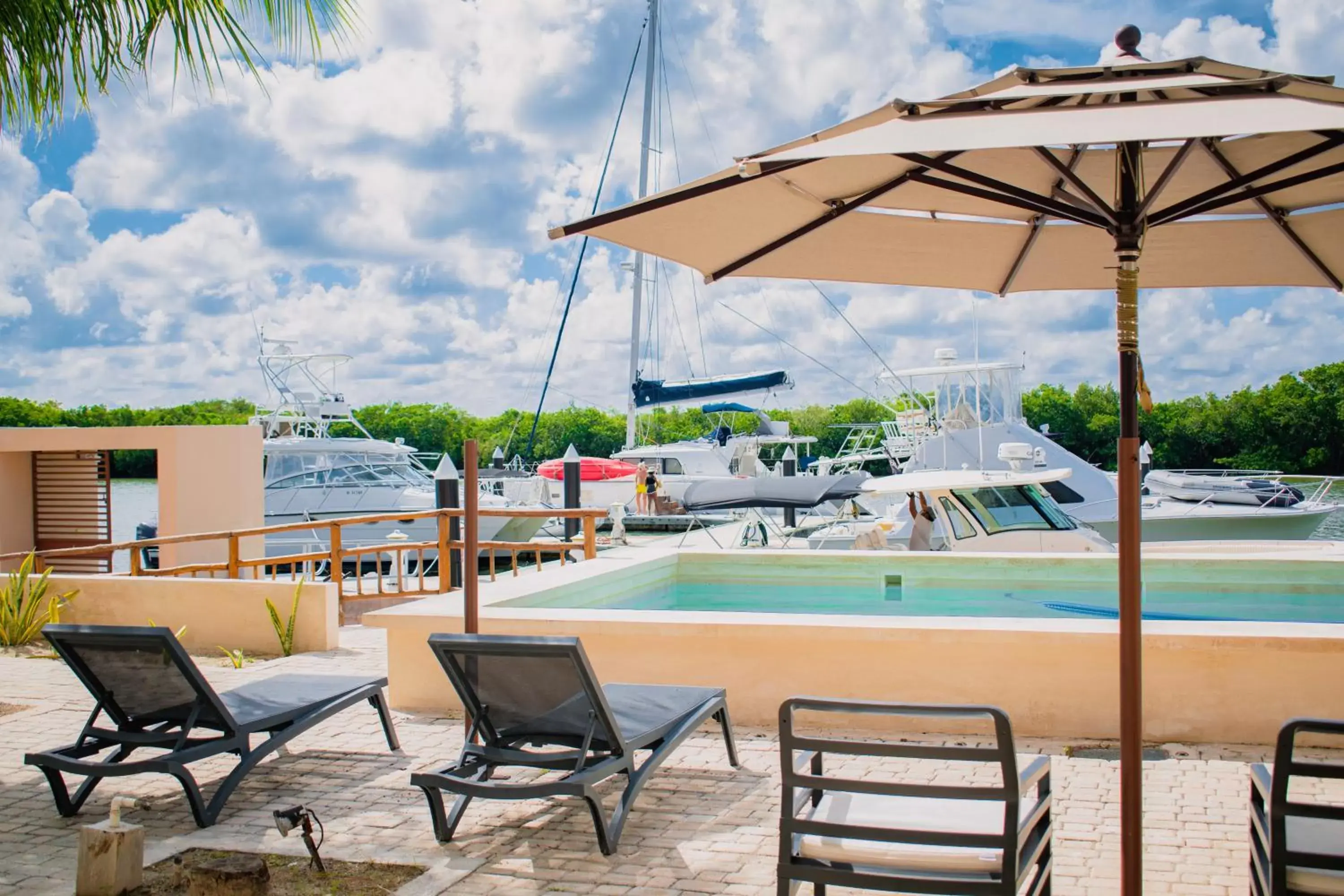 Swimming Pool in Villas Grand Marina Kinuh