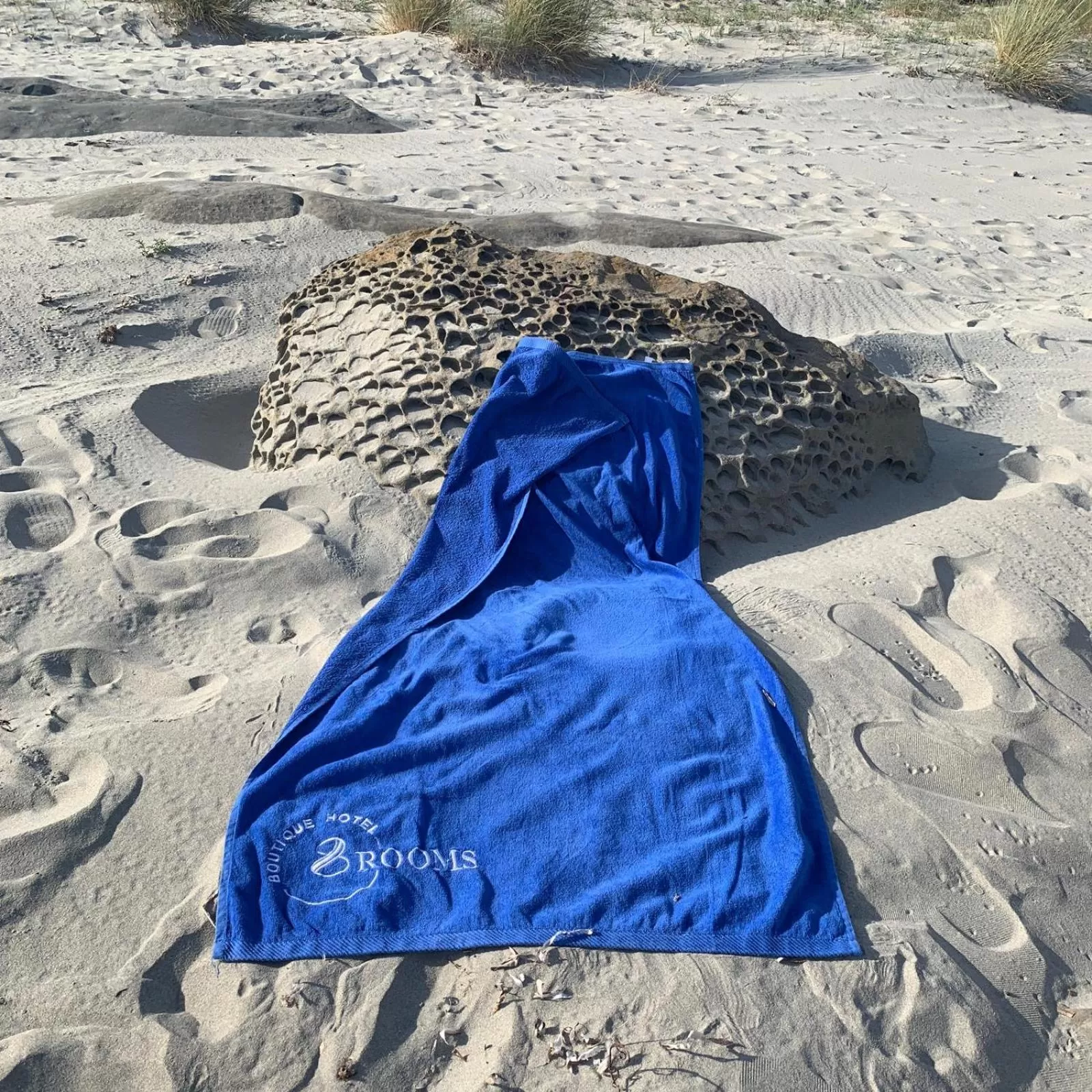 Day in 8 Rooms Hotel