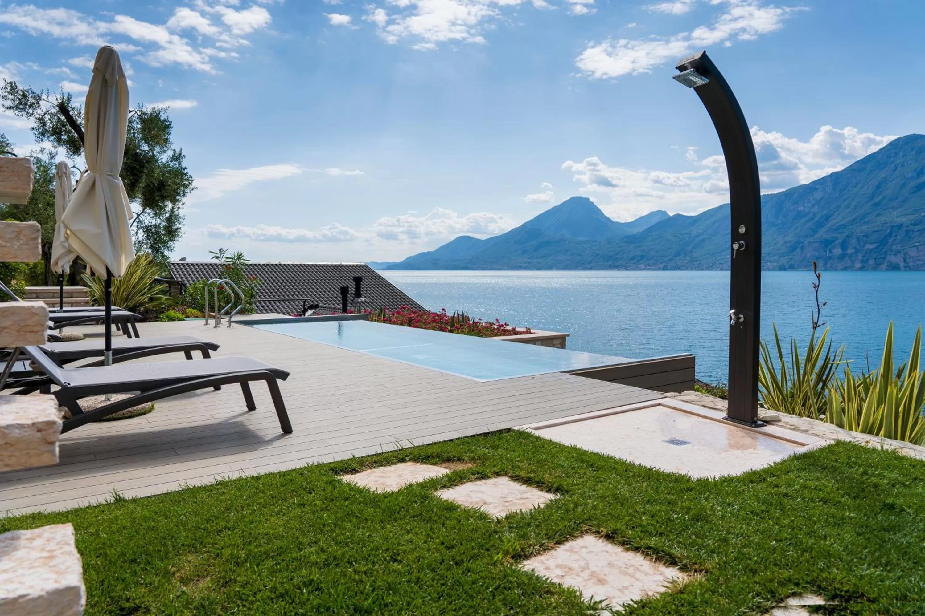 Swimming pool in Sunset Residence
