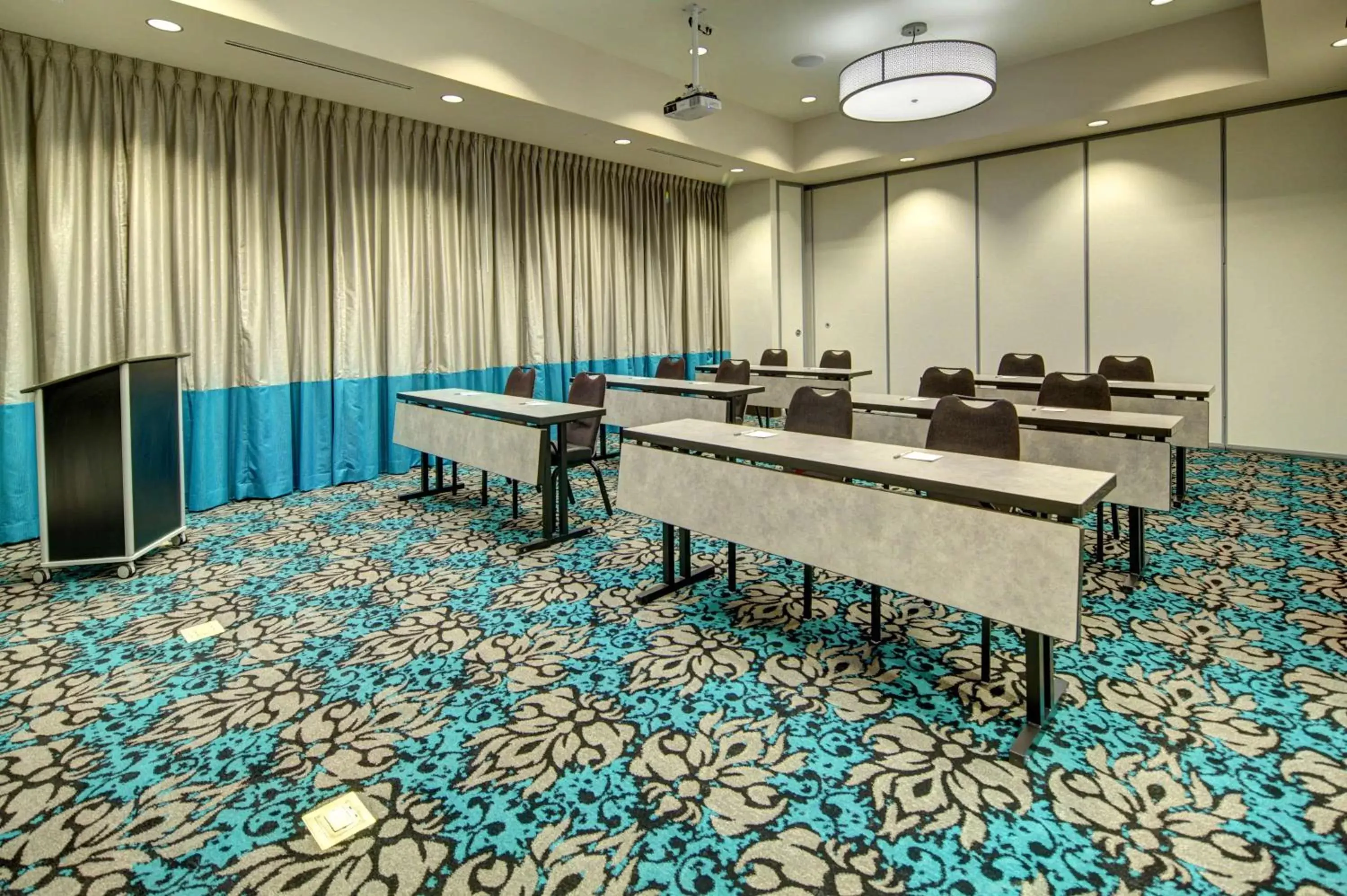 Meeting/conference room in Hampton Inn & Suites - Roanoke-Downtown, VA