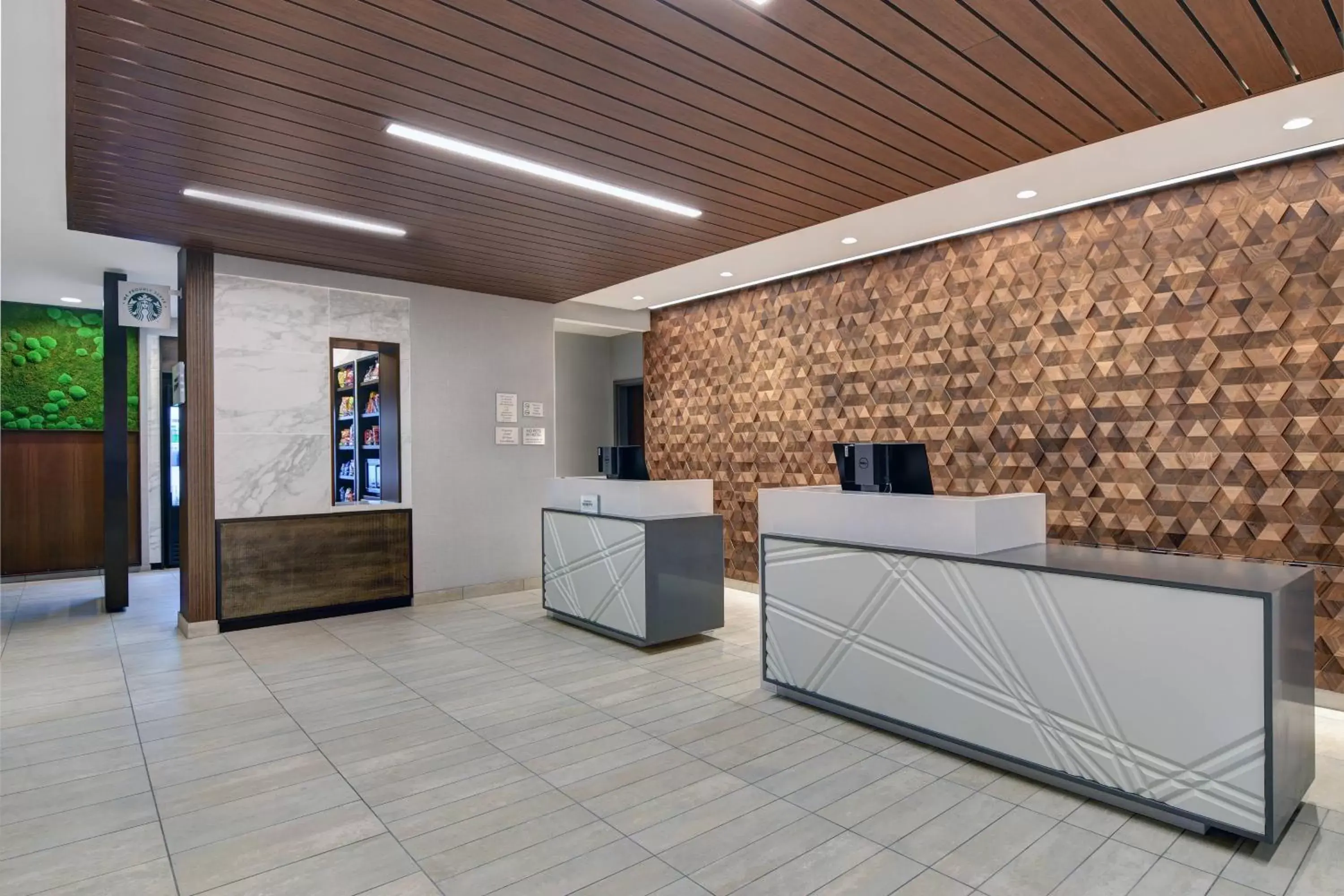 Lobby or reception, Lobby/Reception in Courtyard by Marriott Manhattan Aggieville