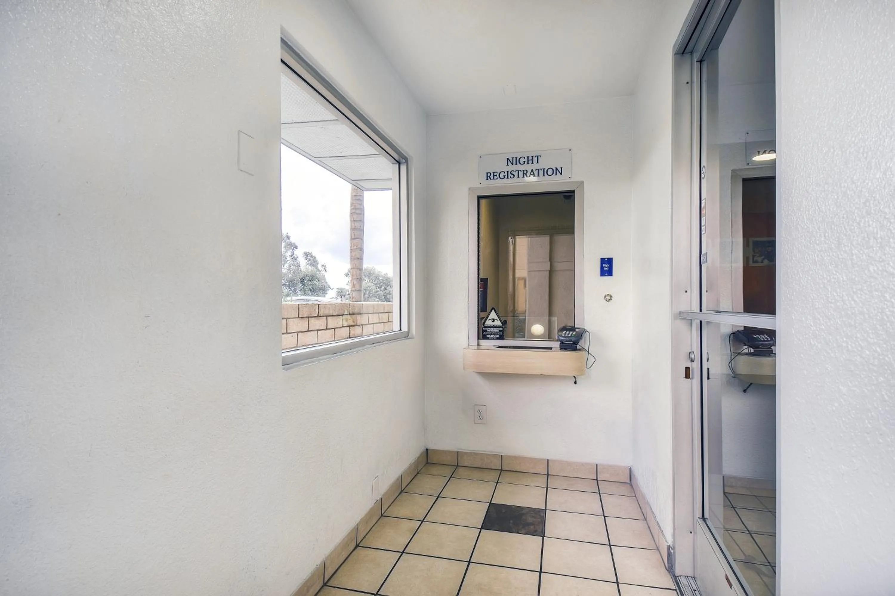 Lobby or reception in Motel 6-Chino, CA - Los Angeles Area