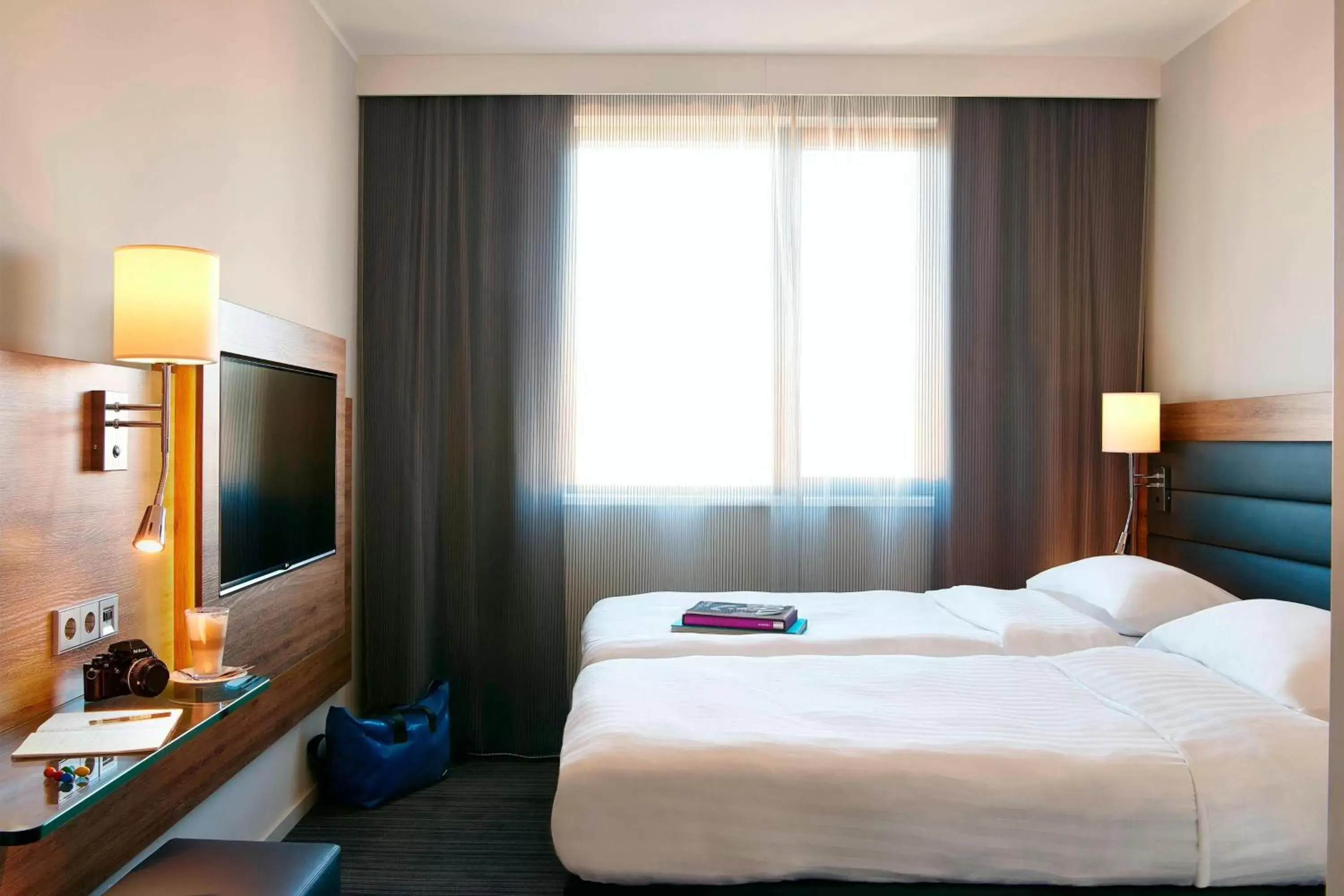 Photo of the whole room, Bed in Moxy Berlin Ostbahnhof