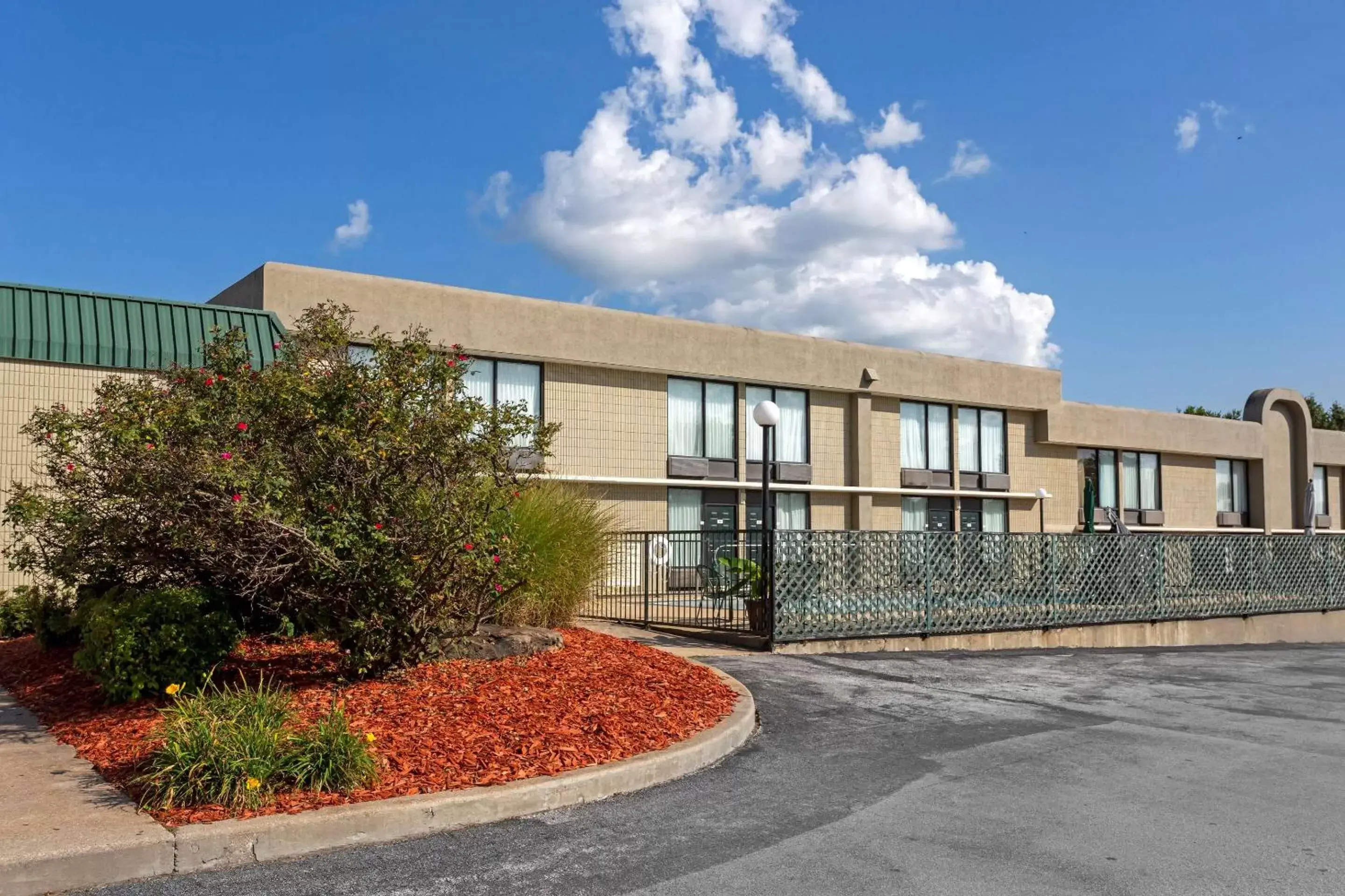 Property building in Quality Inn Harrison North Property building in Quality Inn Harrison North