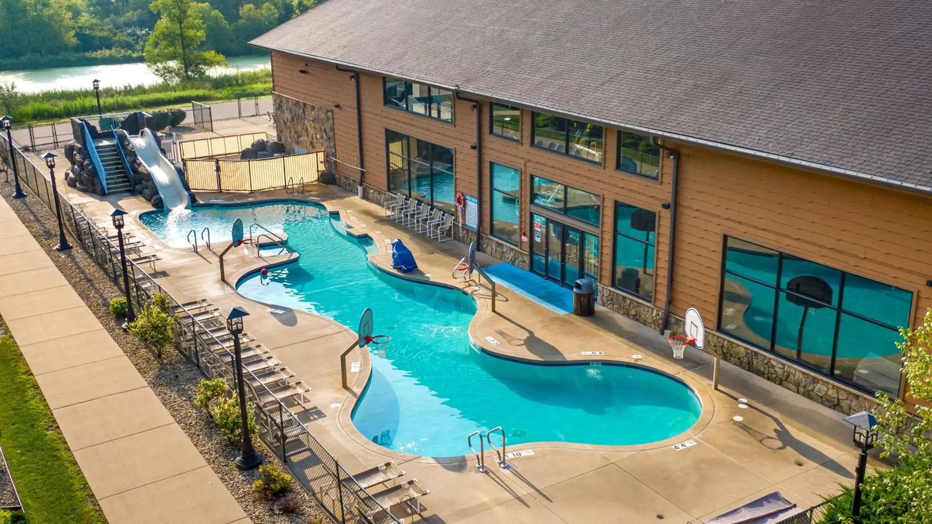 Patio, Pool View in Timber Ridge Lodge and Waterpark