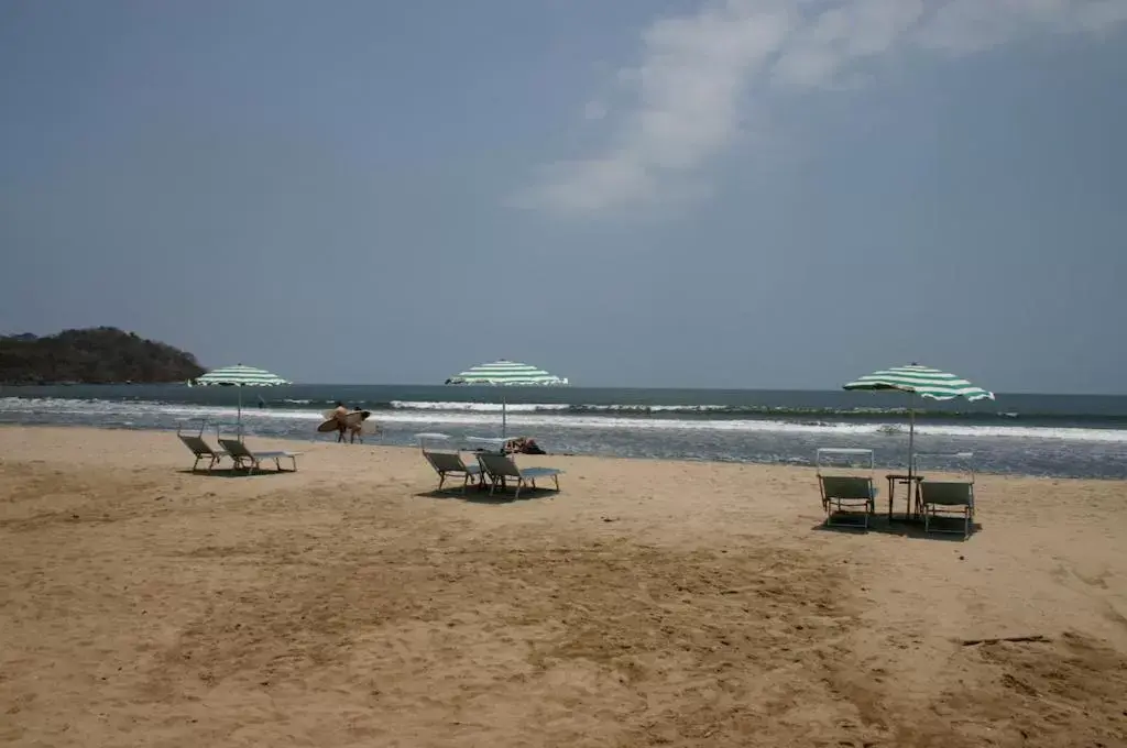 Beach in Junto al Rio Bungalows & Suites